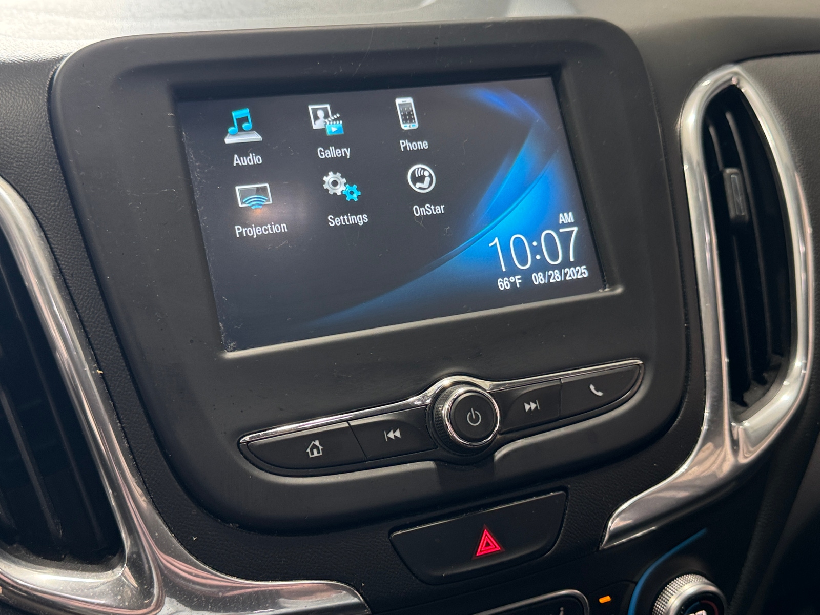 Thumbnail: 2018 Chevrolet Equinox - 4