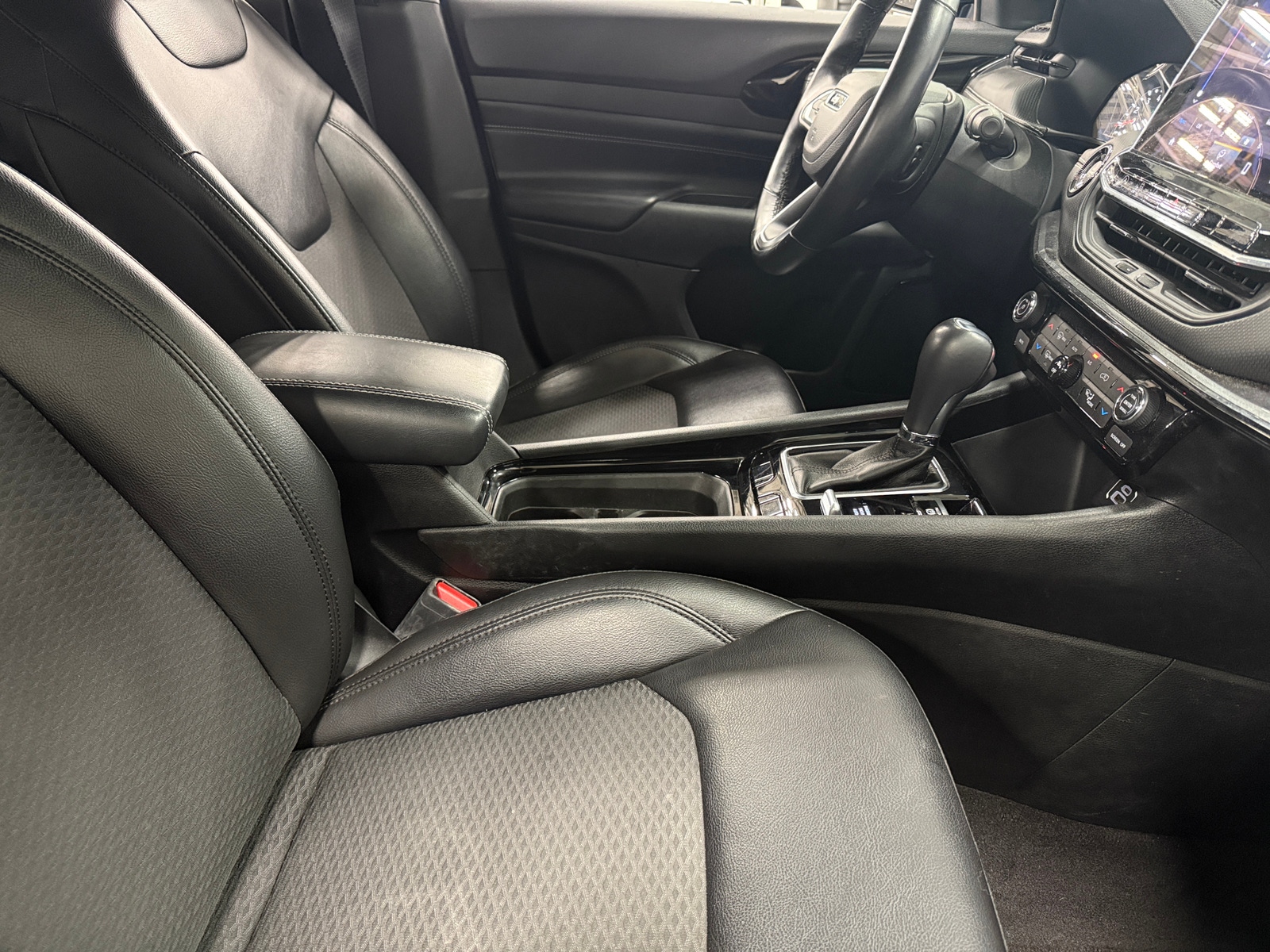 Thumbnail: 2022 Jeep Compass - 2