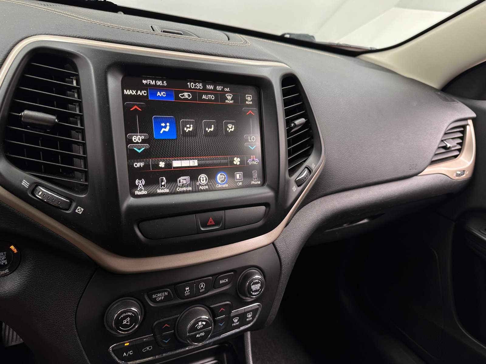 Thumbnail: 2016 Jeep Cherokee - 4