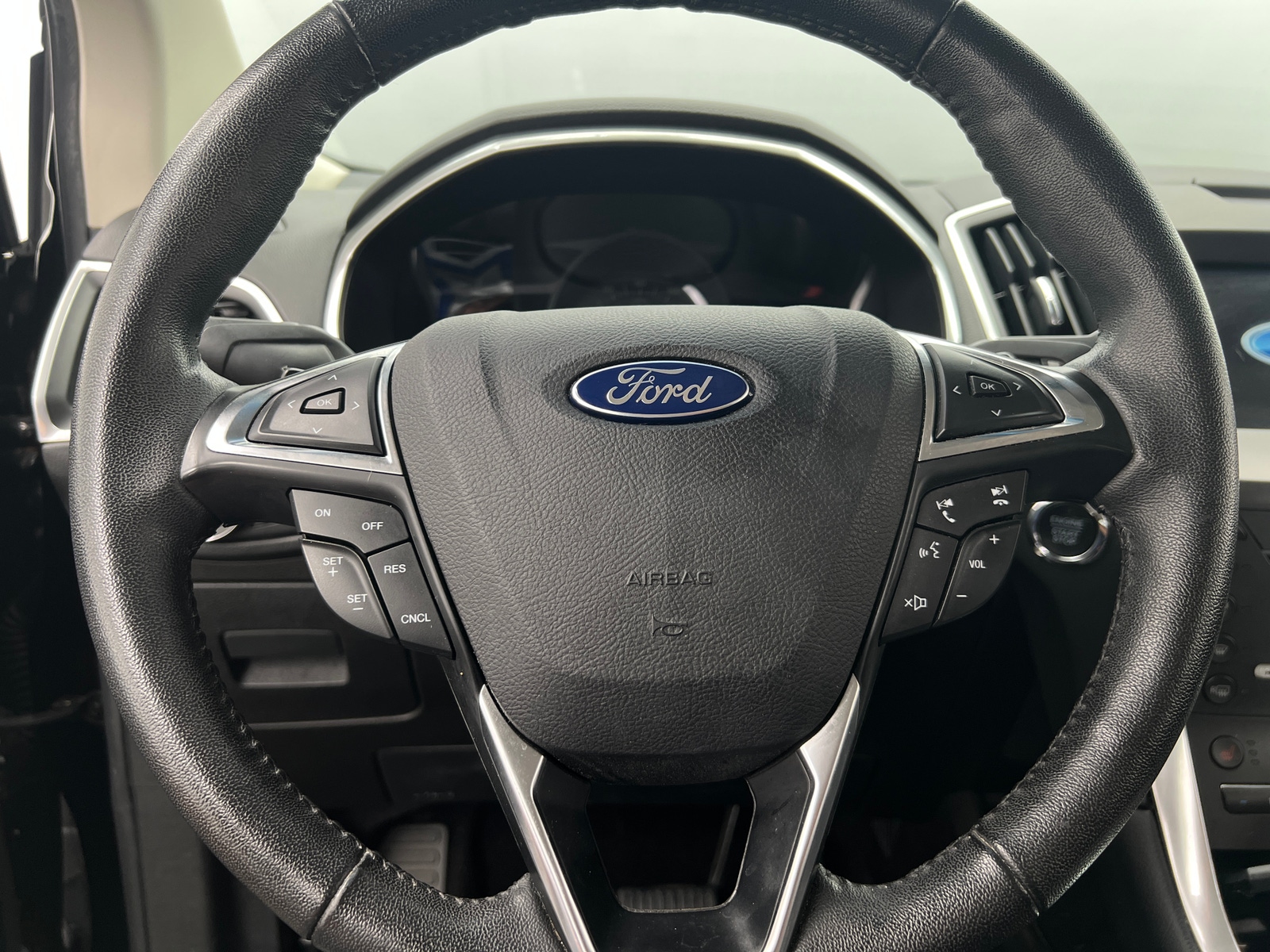 Thumbnail: 2017 Ford Edge - 4