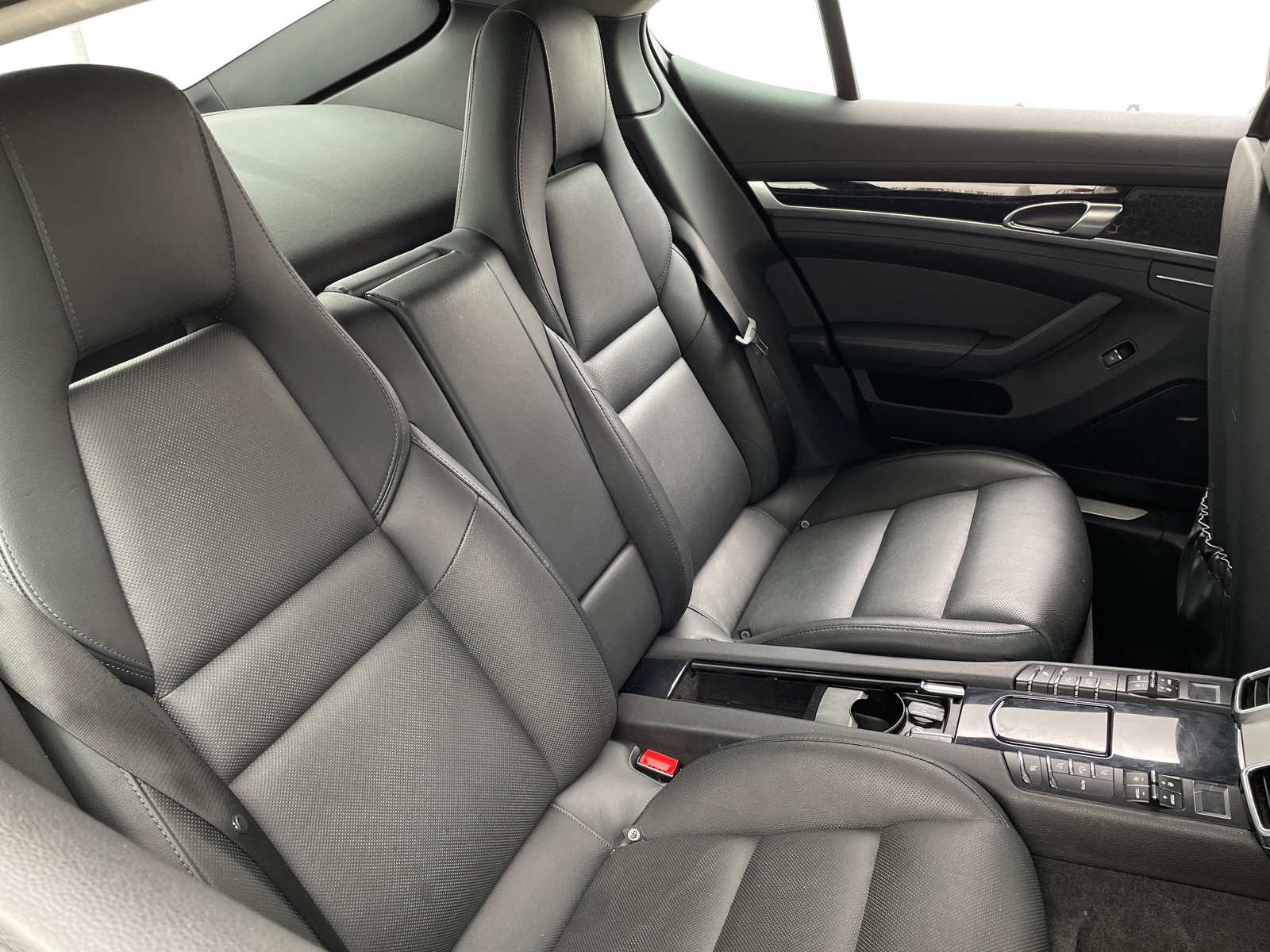Thumbnail: 2015 Porsche Panamera - 5
