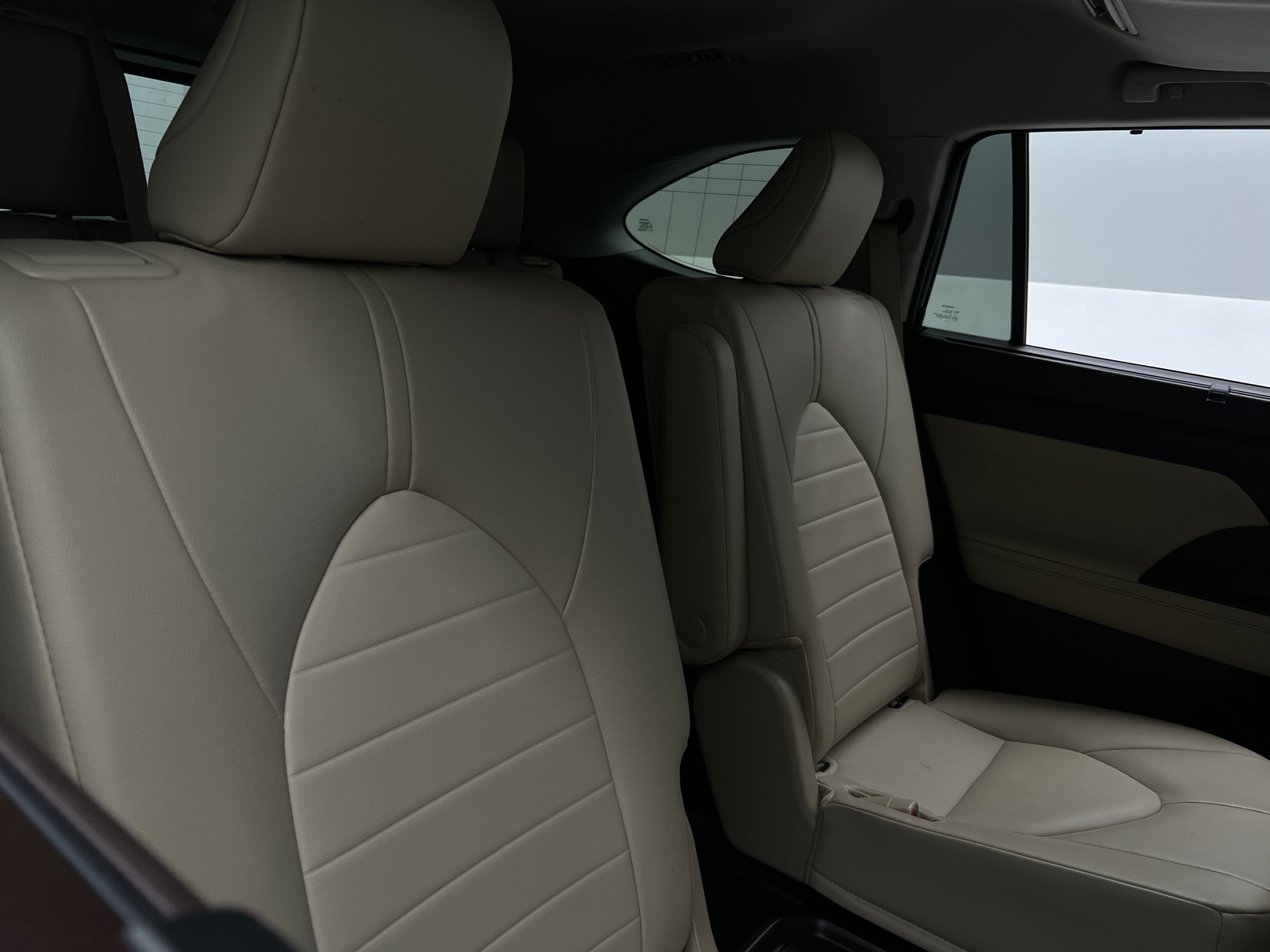 Thumbnail: 2022 Toyota Highlander - 5