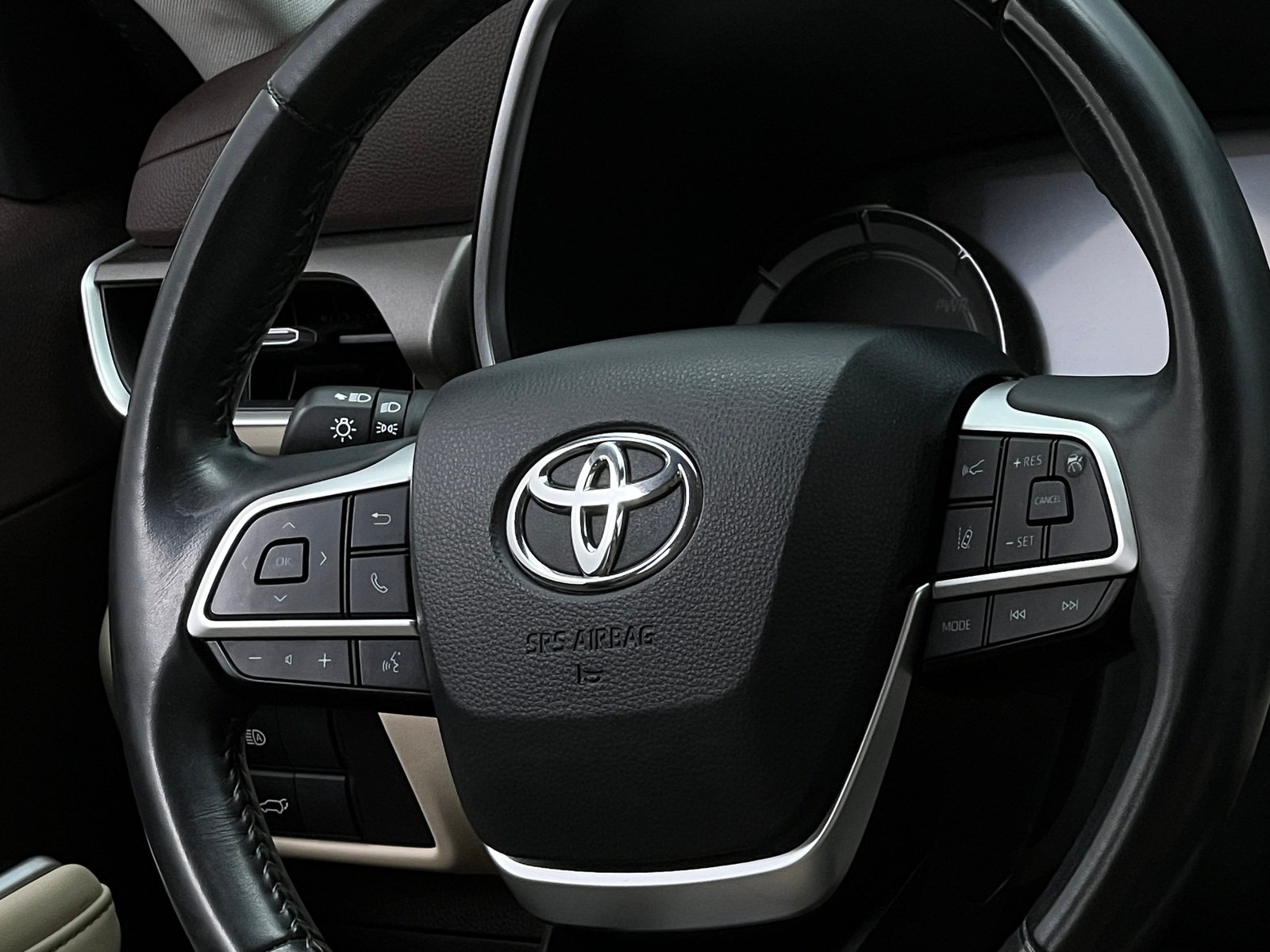 Thumbnail: 2022 Toyota Highlander - 4