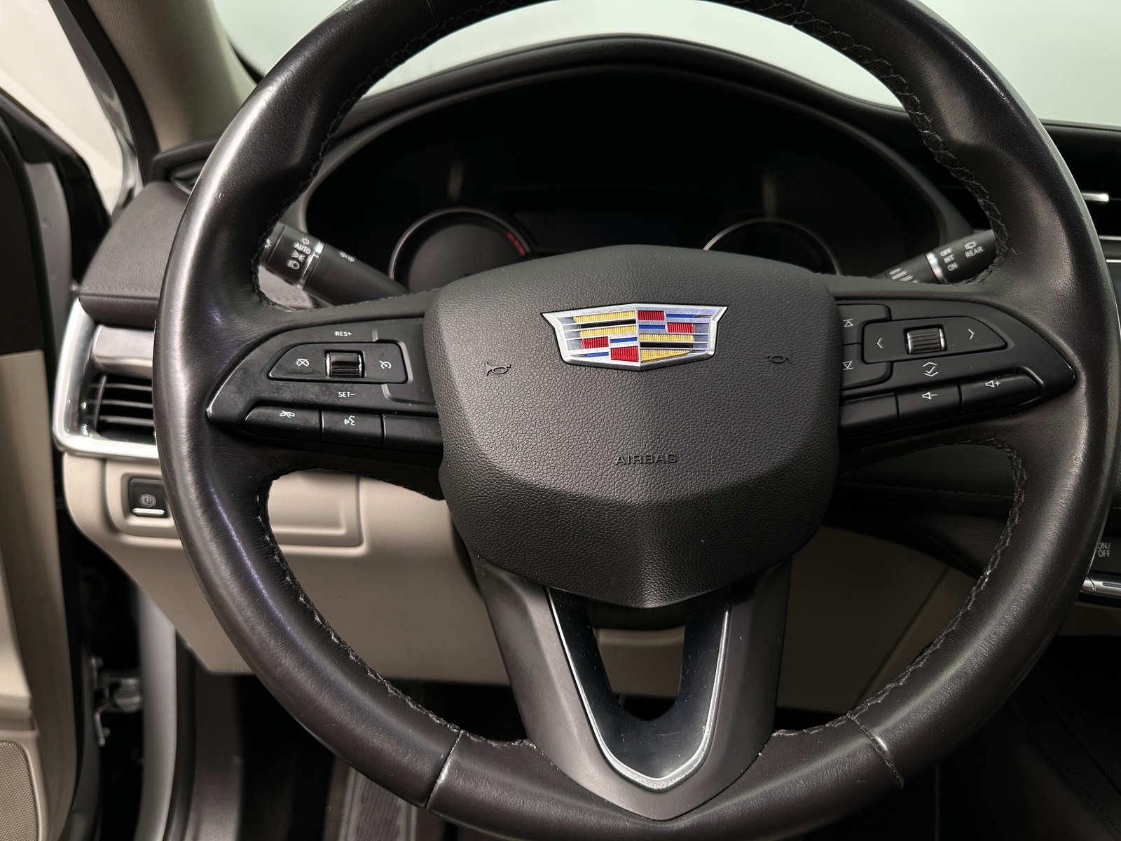 Thumbnail: 2019 Cadillac XT4 - 5
