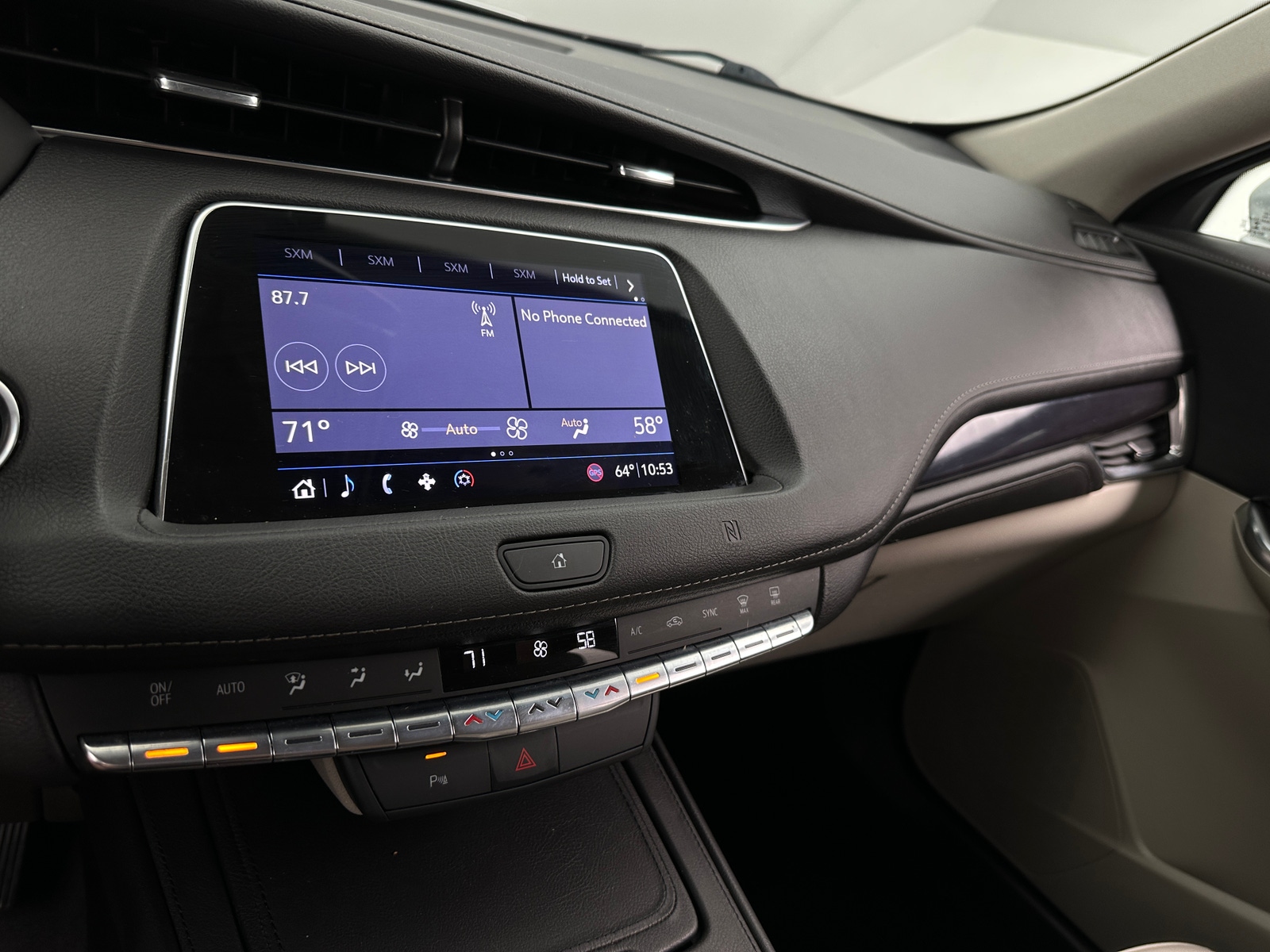 Thumbnail: 2019 Cadillac XT4 - 4
