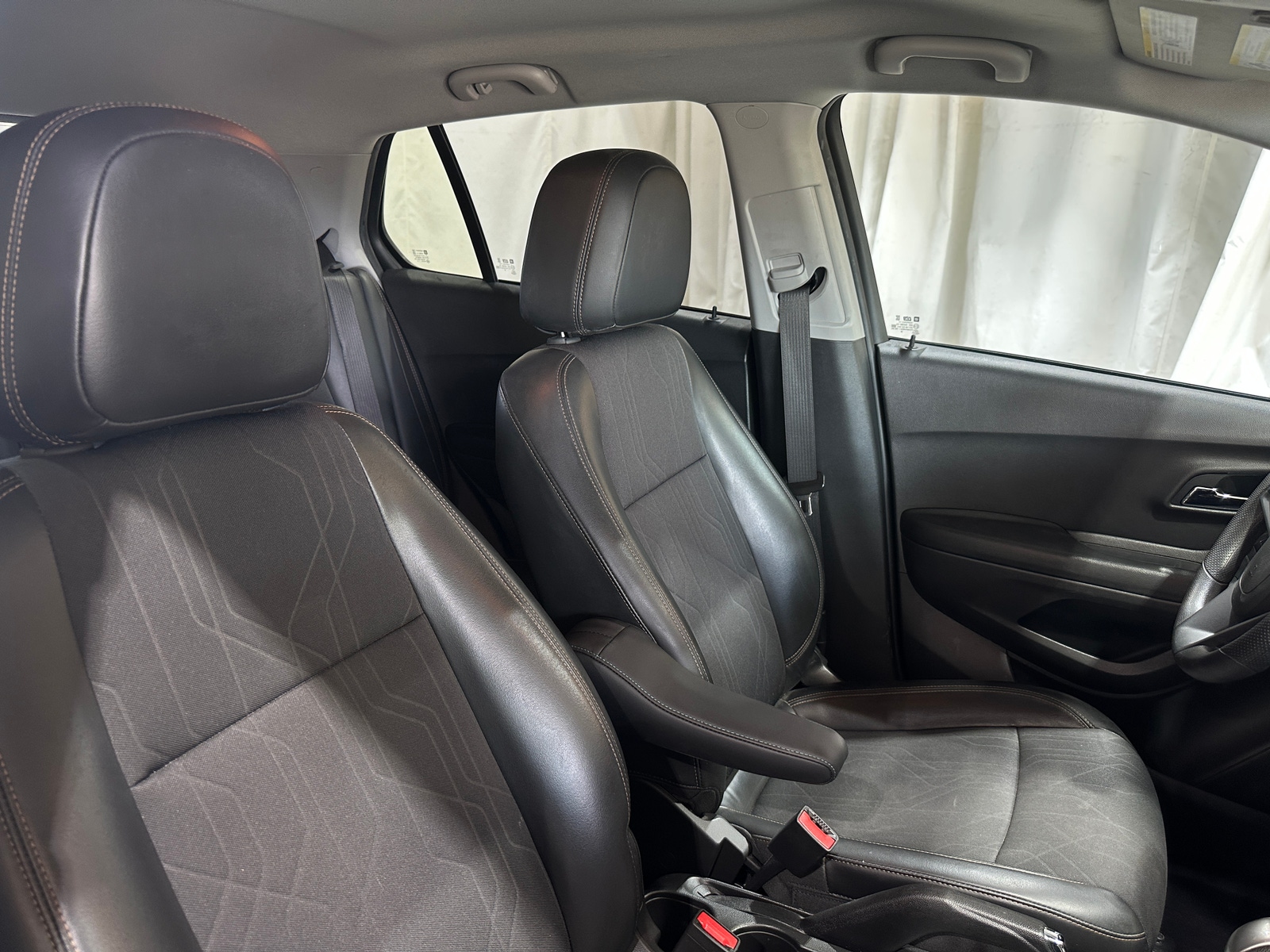 Thumbnail: 2021 Chevrolet Trax - 2