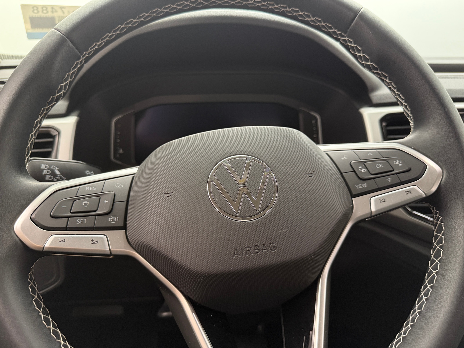 Thumbnail: 2023 Volkswagen Atlas - 4