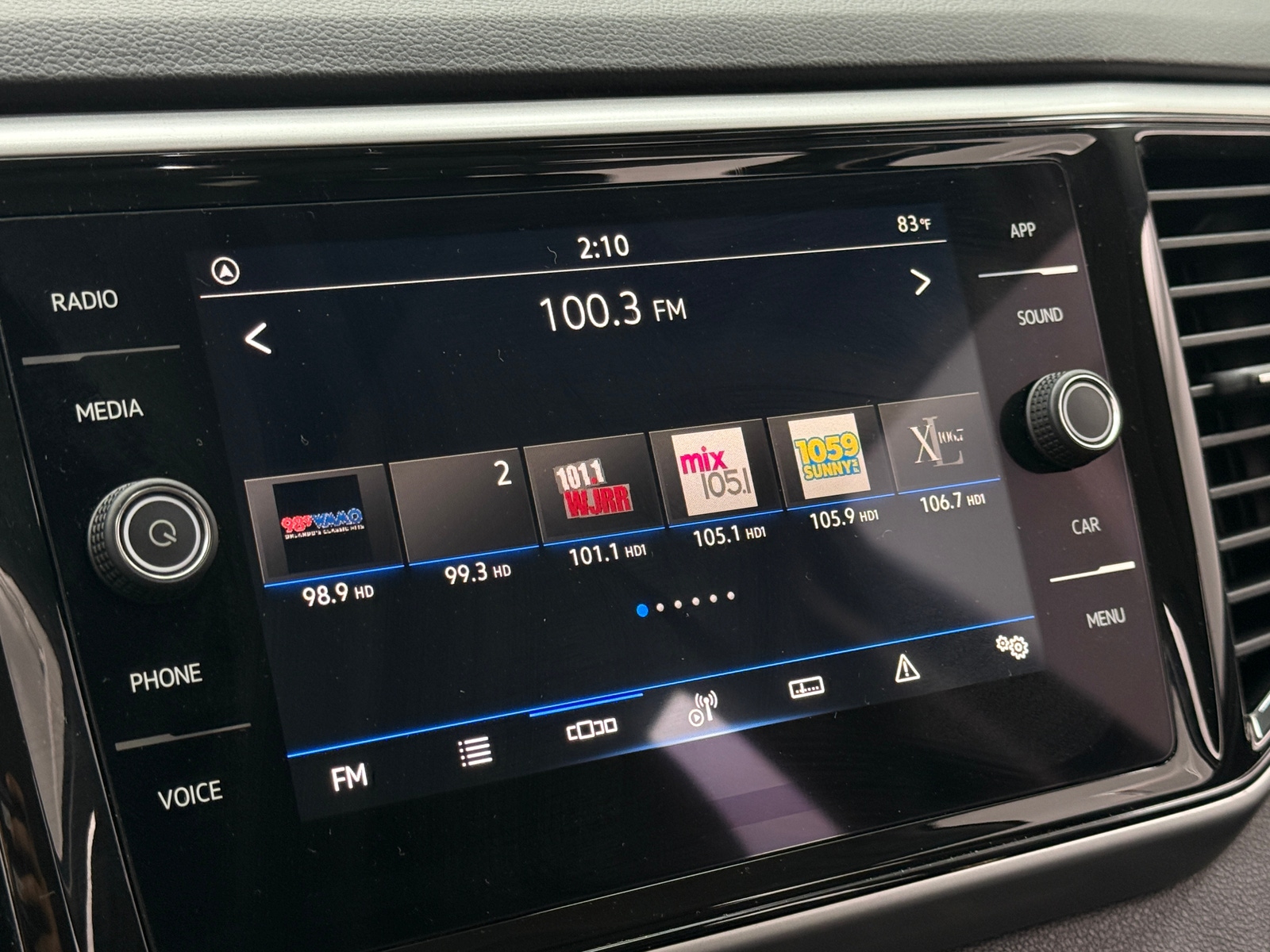 Thumbnail: 2023 Volkswagen Atlas - 3