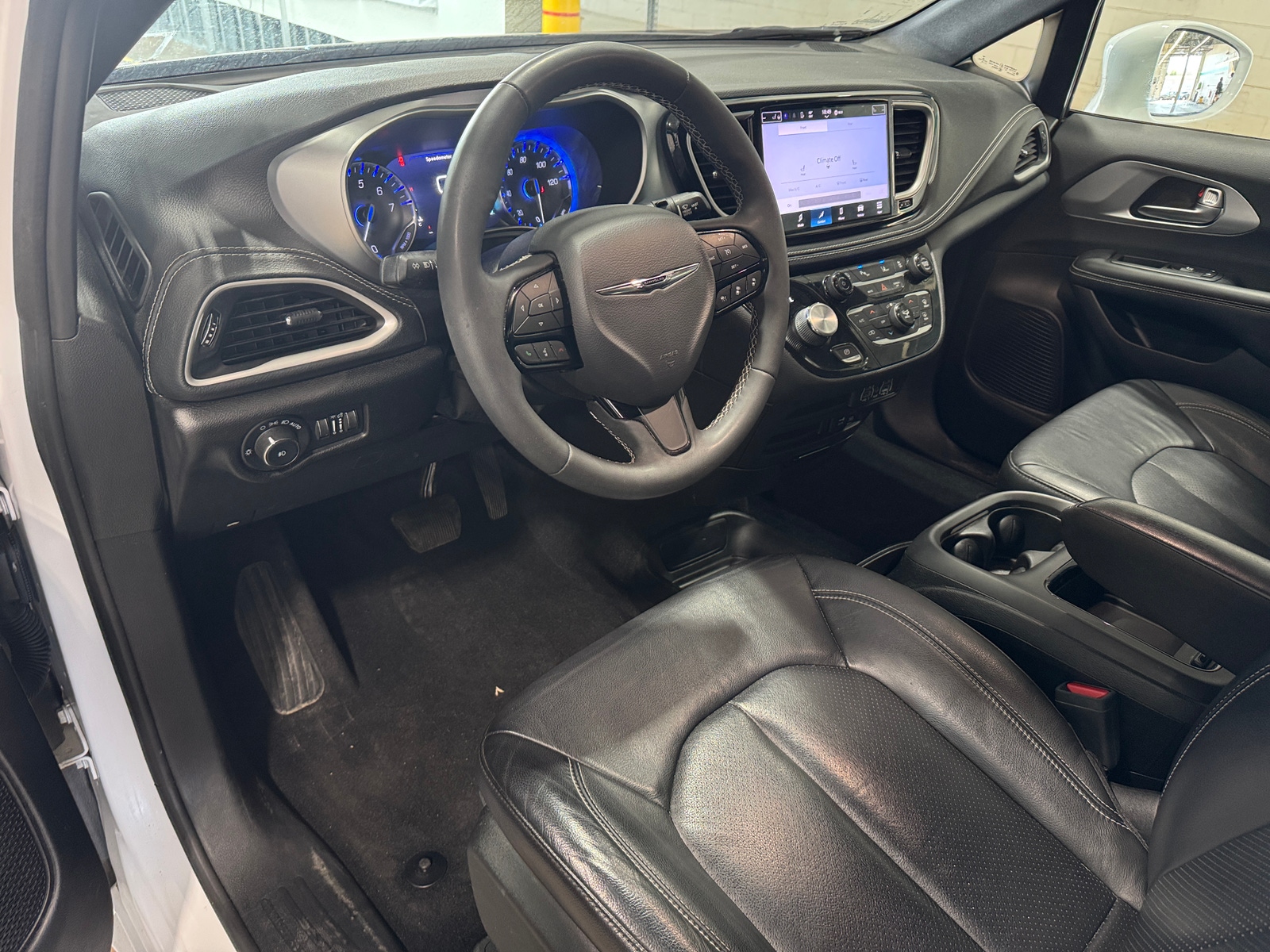 Thumbnail: 2022 Chrysler Pacifica - 2