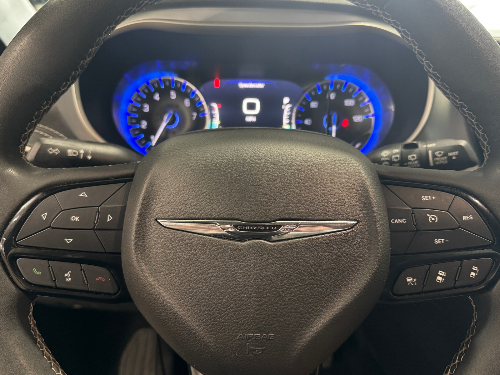Thumbnail: 2022 Chrysler Pacifica - 4