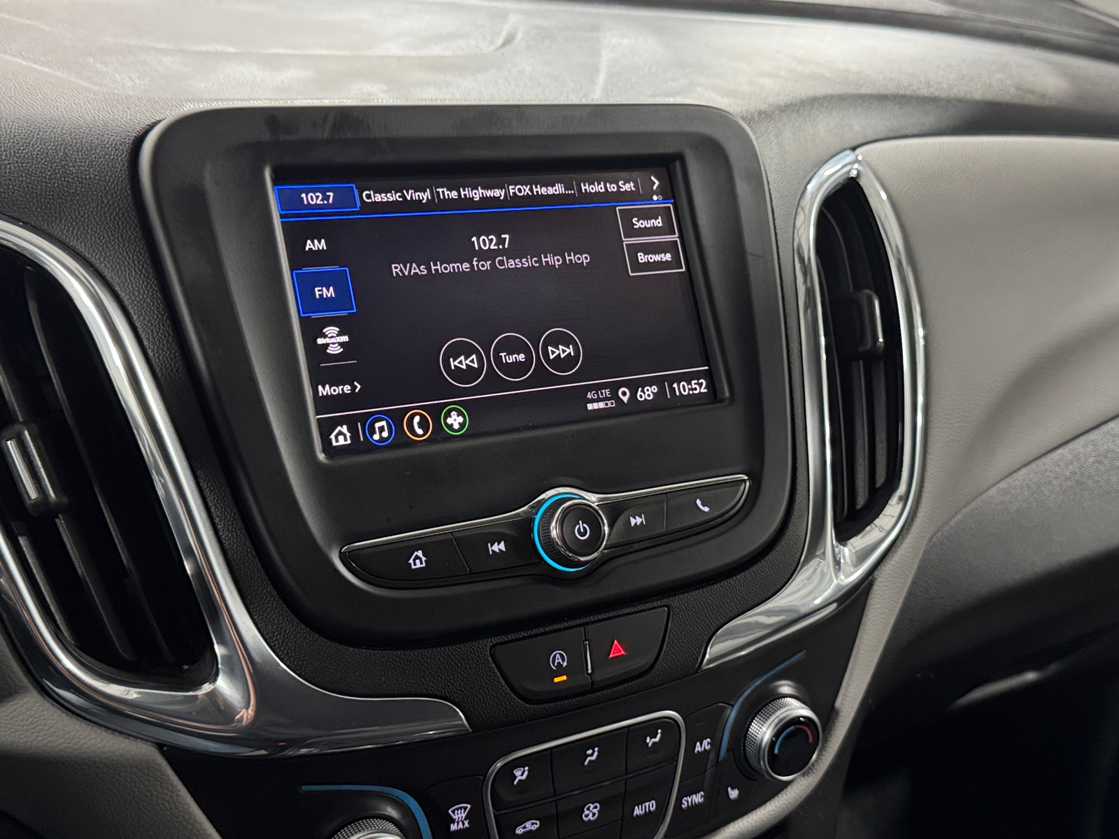 Thumbnail: 2023 Chevrolet Equinox - 4