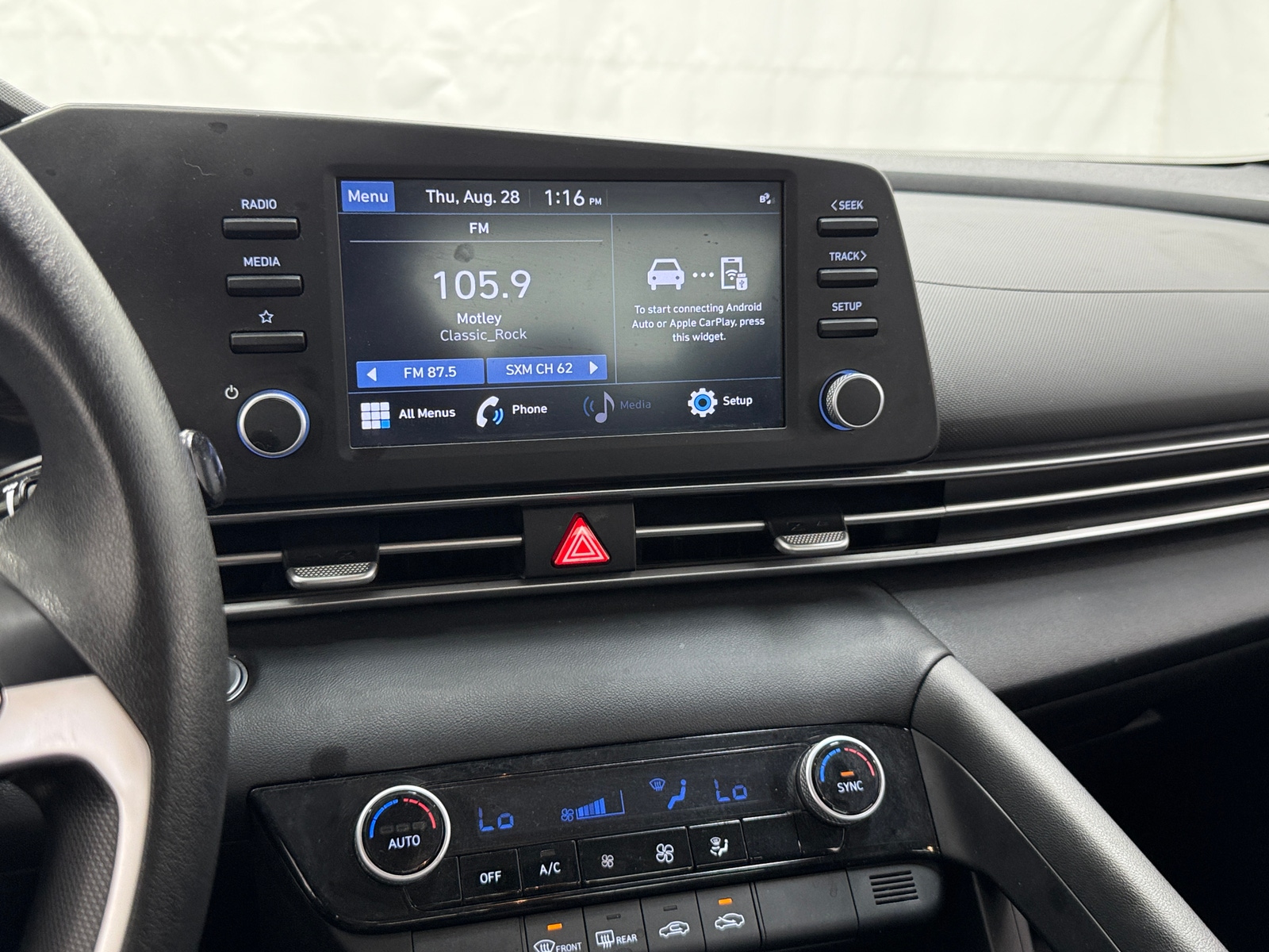 Thumbnail: 2023 Hyundai Elantra - 4