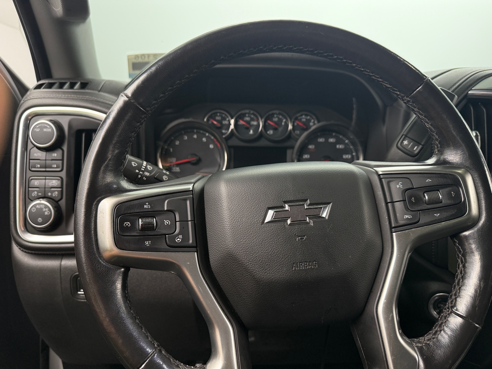Thumbnail: 2021 Chevrolet Silverado 1500 - 5