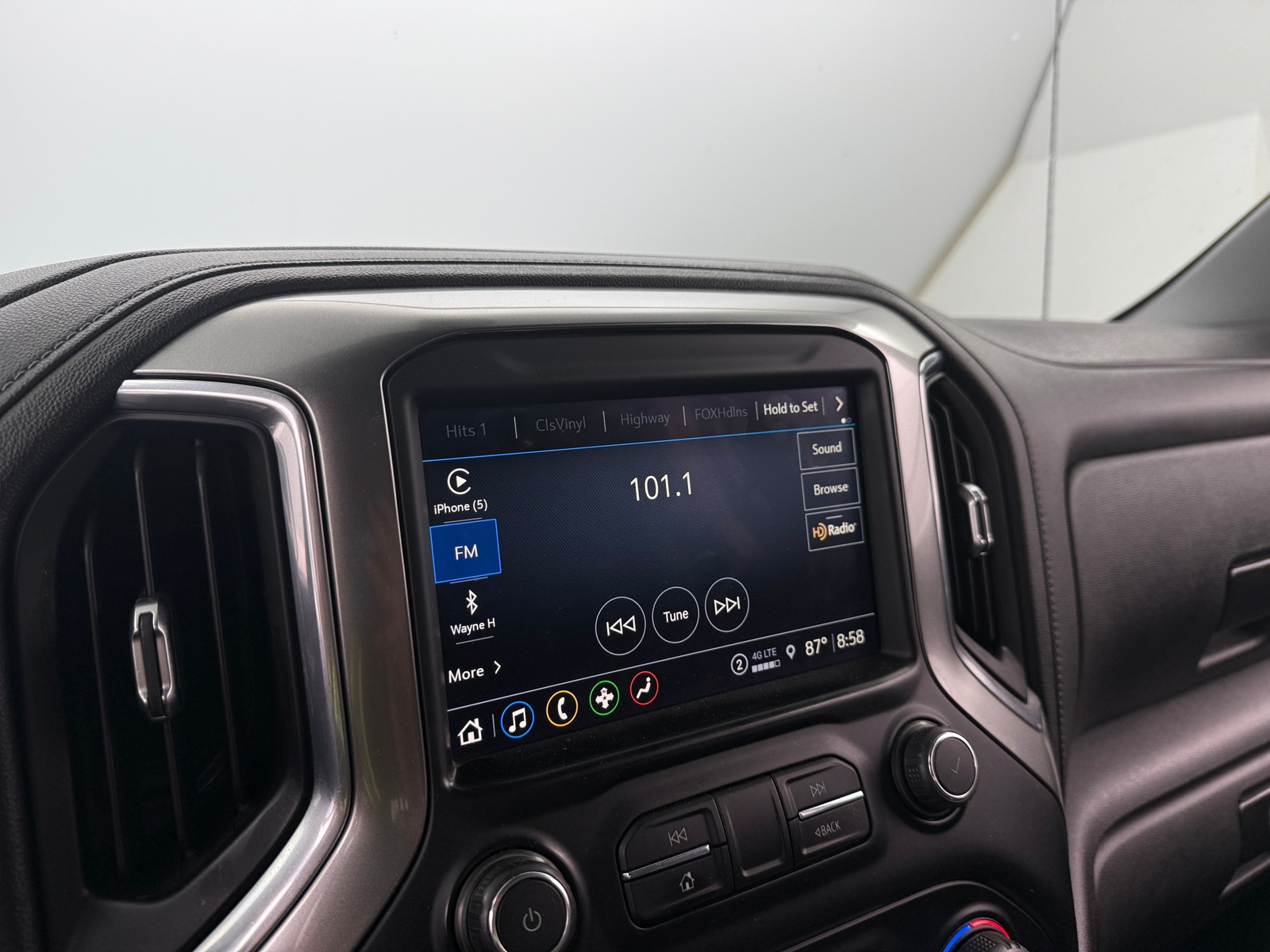 Thumbnail: 2021 Chevrolet Silverado 1500 - 4