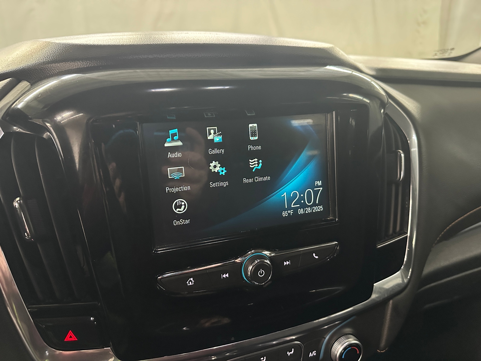 Thumbnail: 2019 Chevrolet Traverse - 4