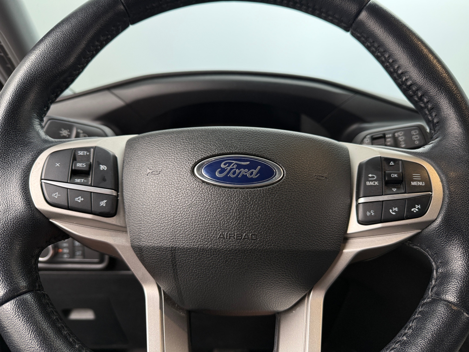Thumbnail: 2022 Ford Explorer - 5