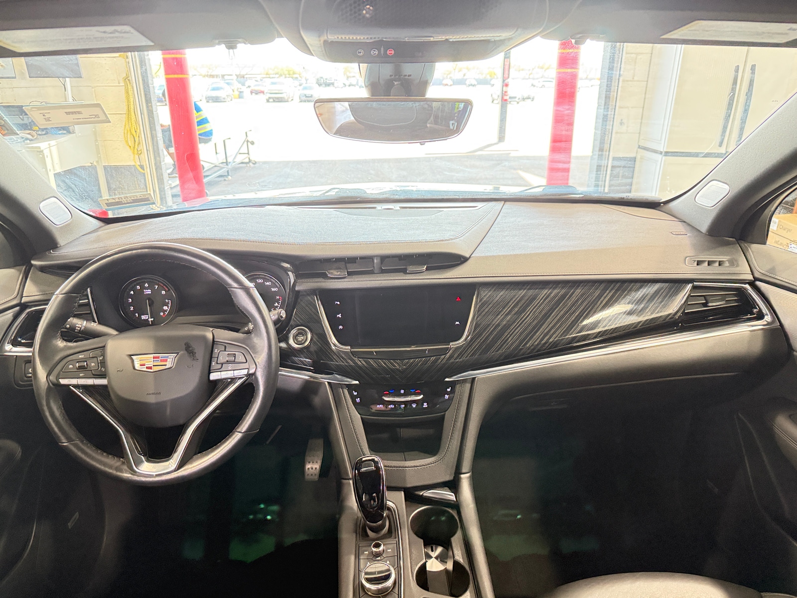 Thumbnail: 2023 Cadillac XT6 - 2