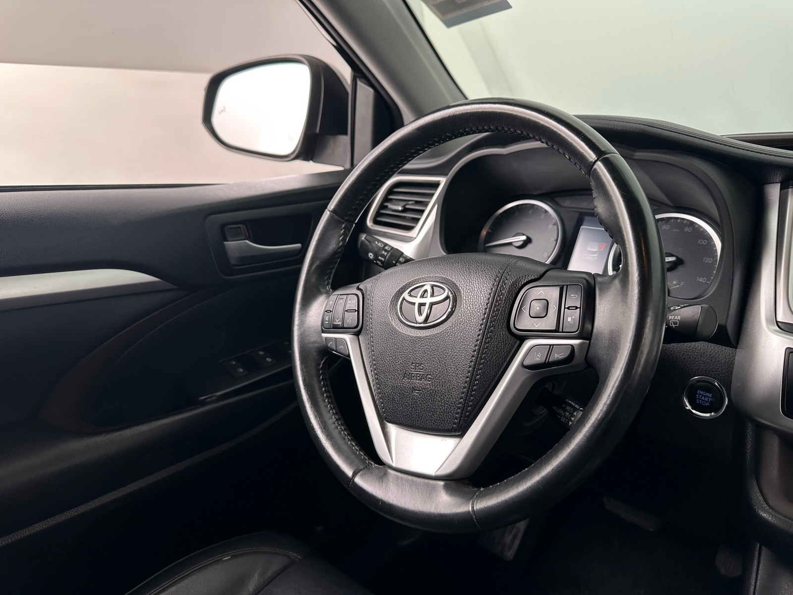 Thumbnail: 2018 Toyota Highlander - 4