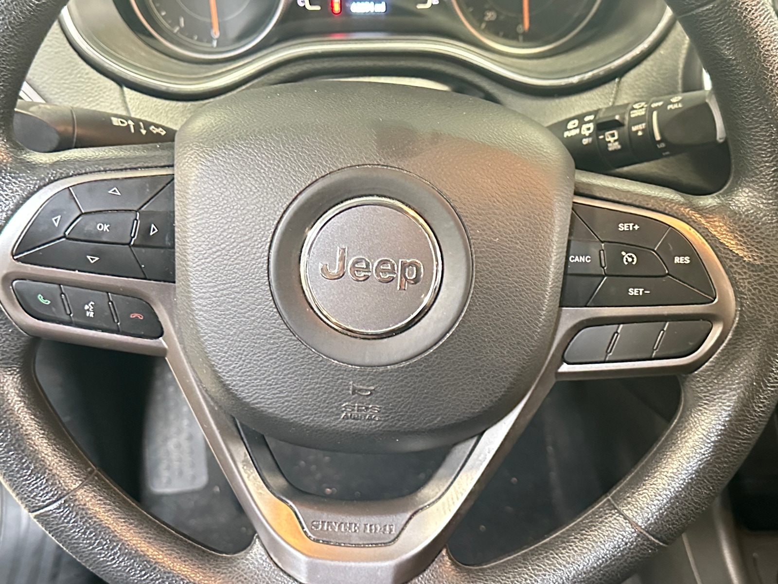 Thumbnail: 2019 Jeep Cherokee - 5