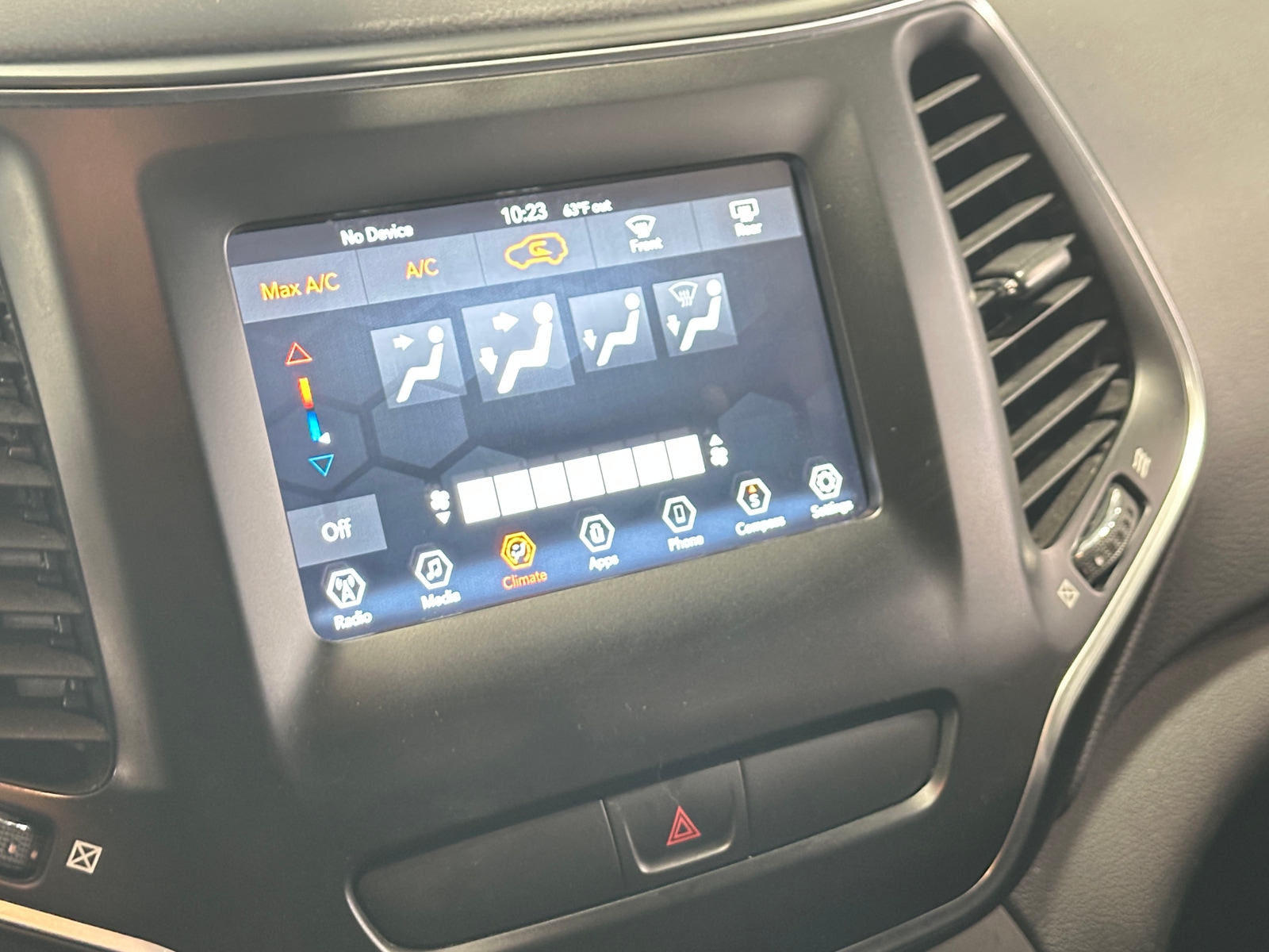 Thumbnail: 2019 Jeep Cherokee - 4