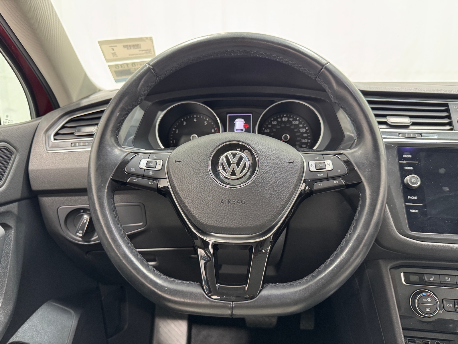 Thumbnail: 2019 Volkswagen Tiguan - 4