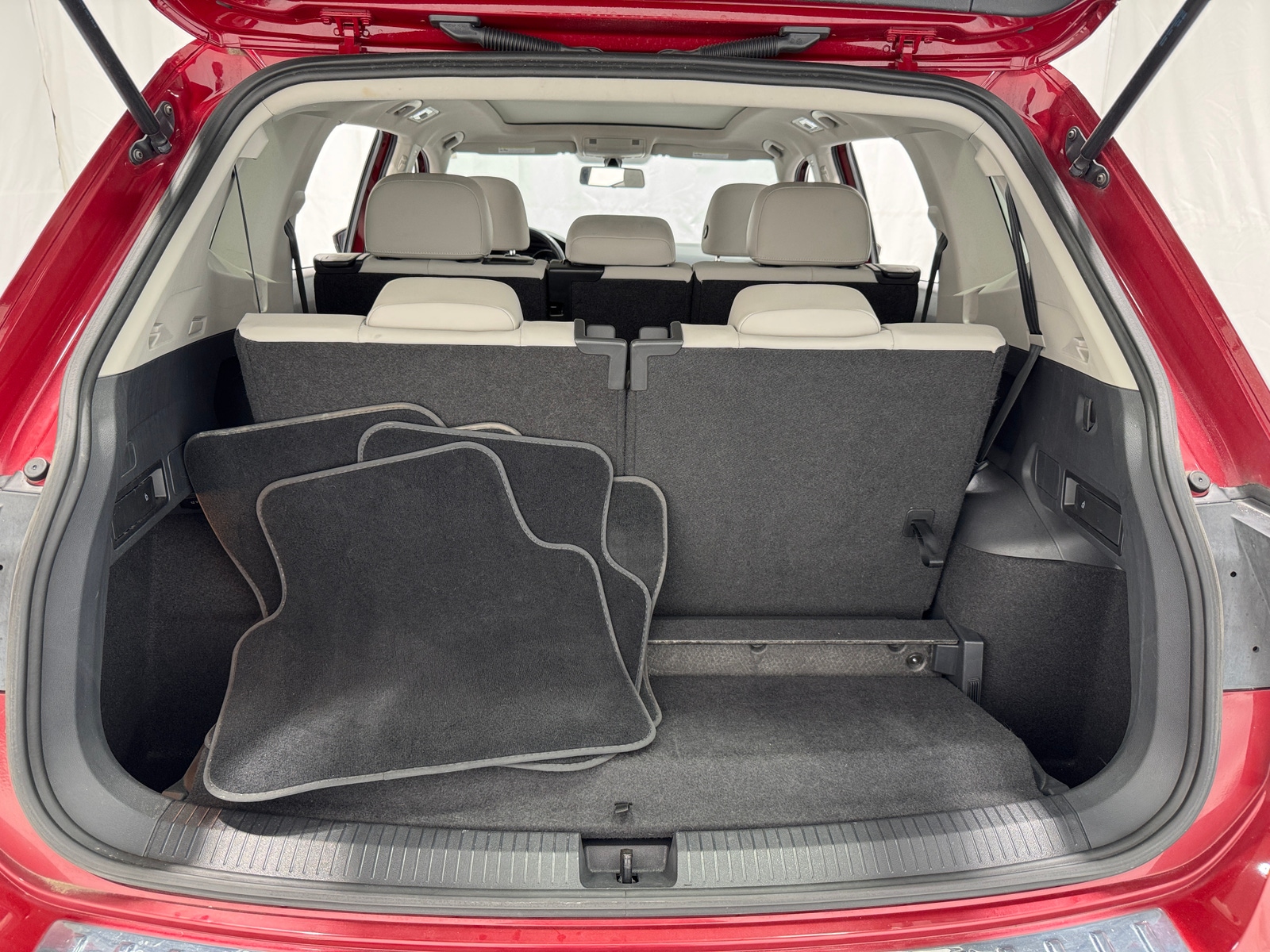 Thumbnail: 2019 Volkswagen Tiguan - 6