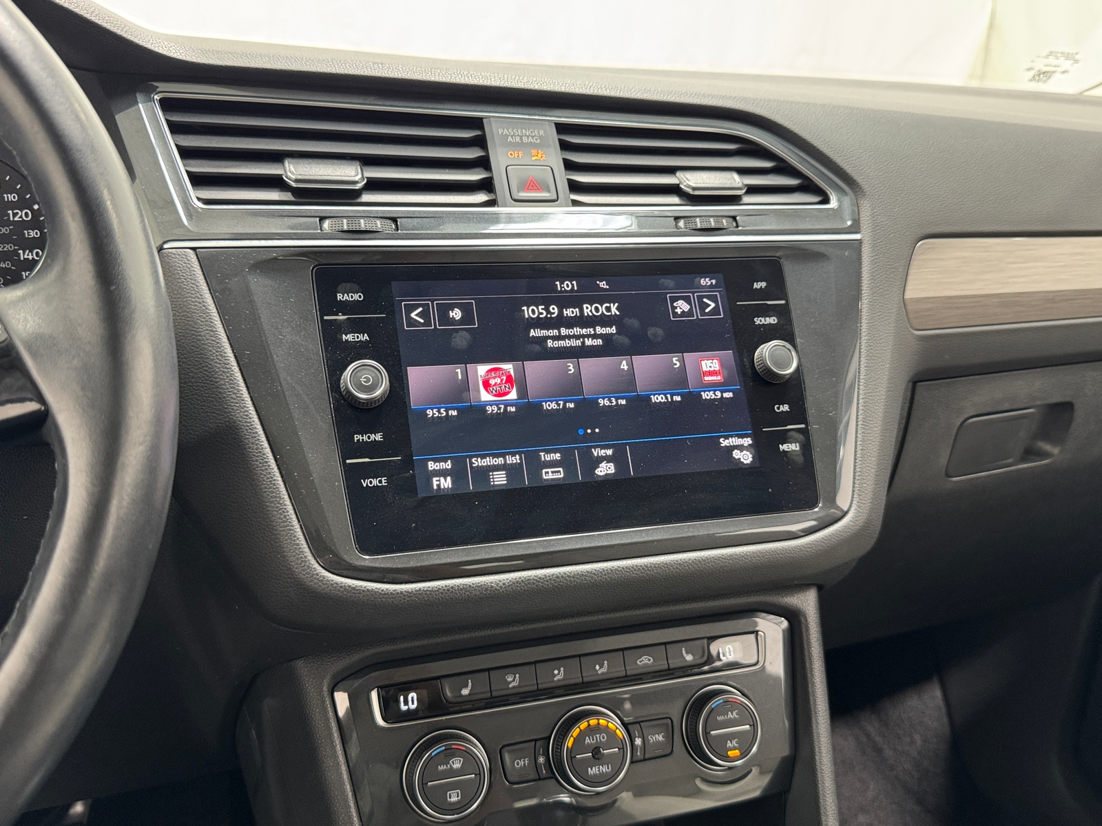 Thumbnail: 2019 Volkswagen Tiguan - 3