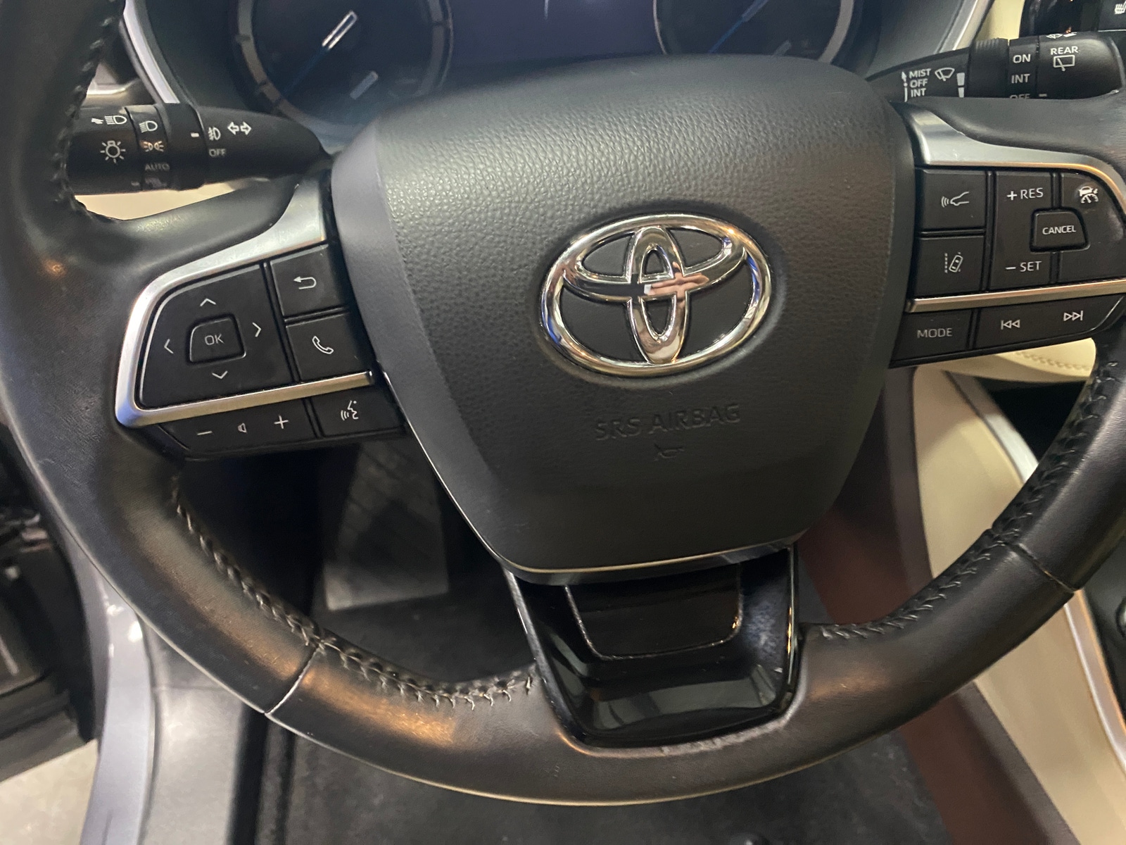 Thumbnail: 2021 Toyota Highlander - 4