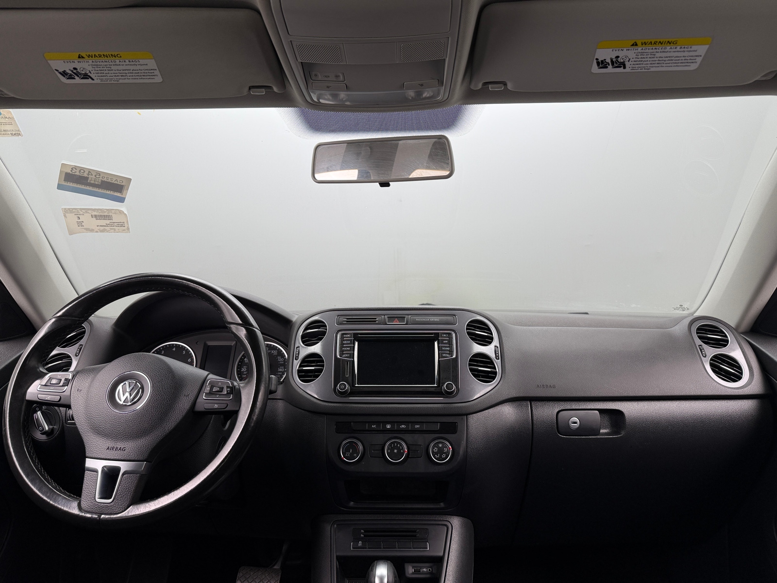 Thumbnail: 2018 Volkswagen Tiguan - 3
