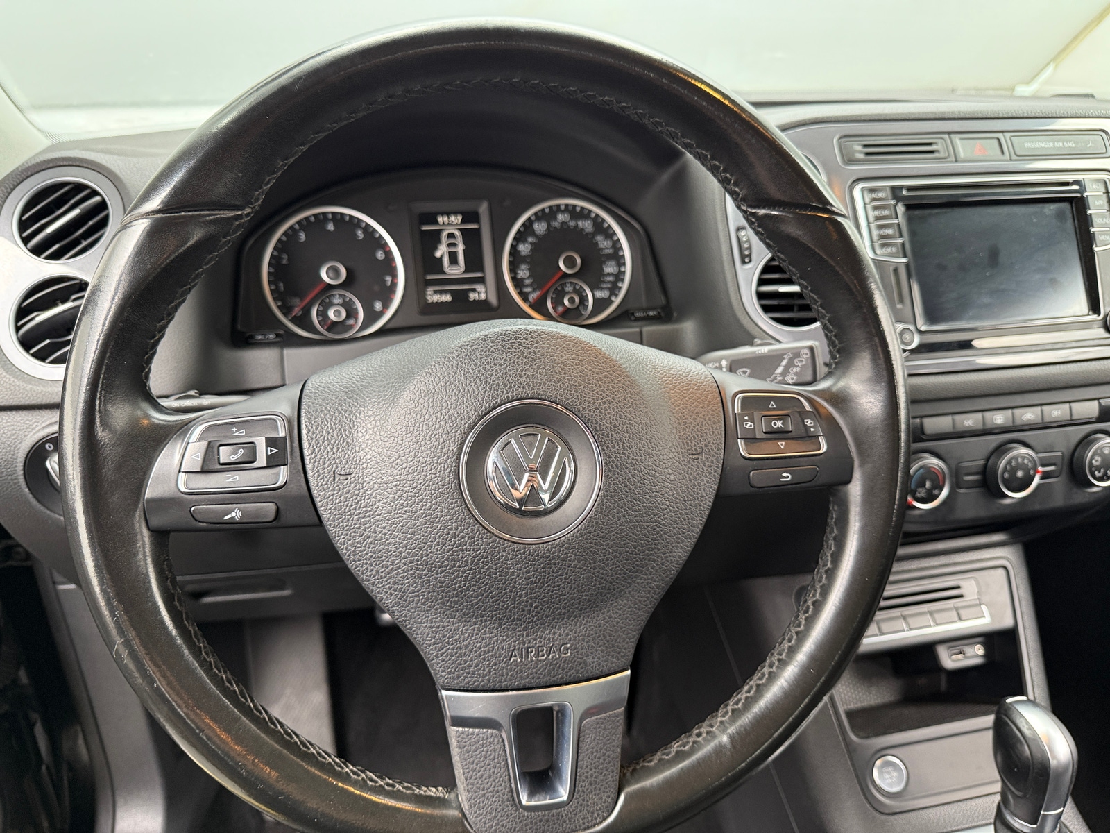 Thumbnail: 2018 Volkswagen Tiguan - 5