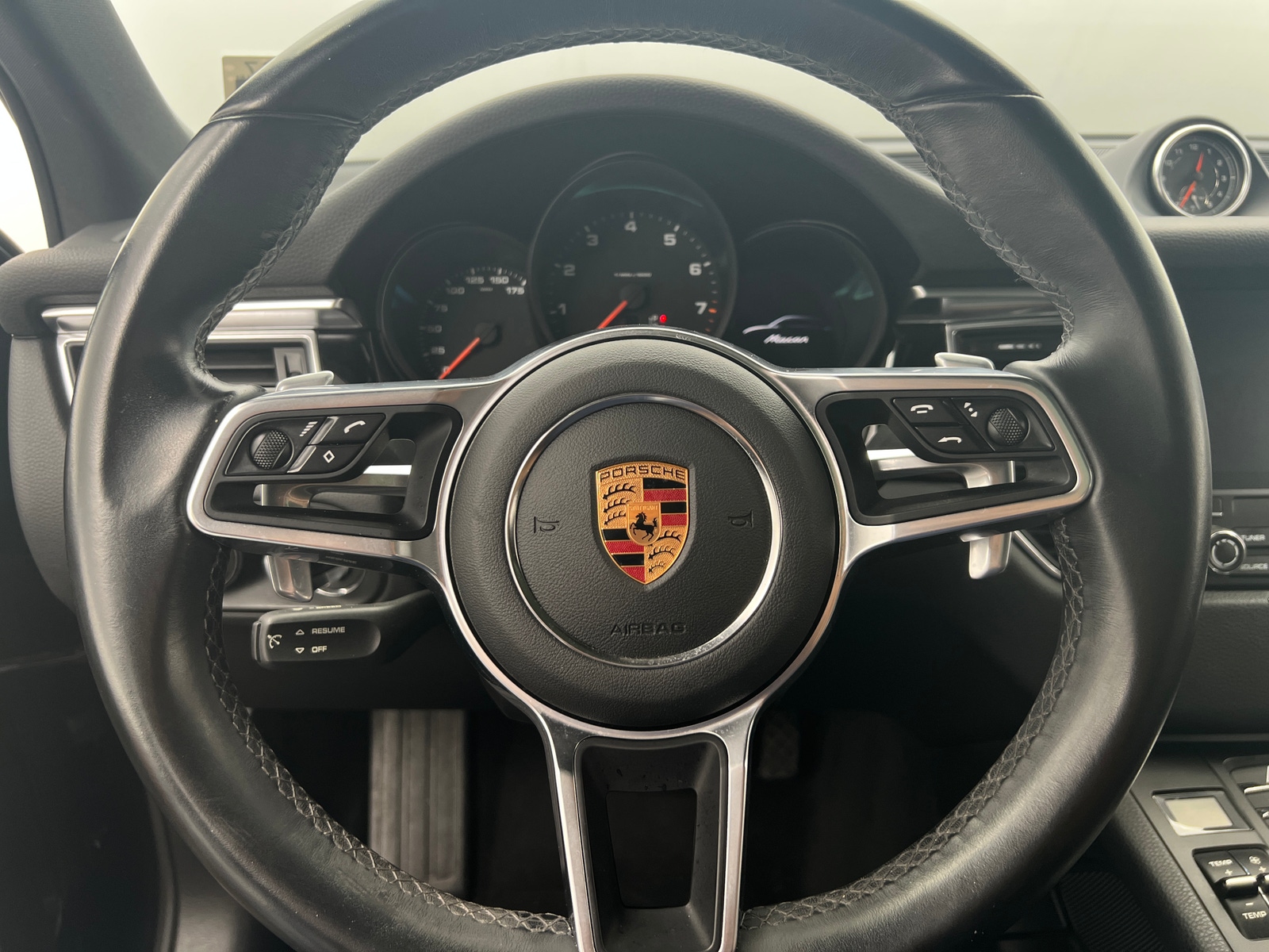 Thumbnail: 2018 Porsche Macan - 4
