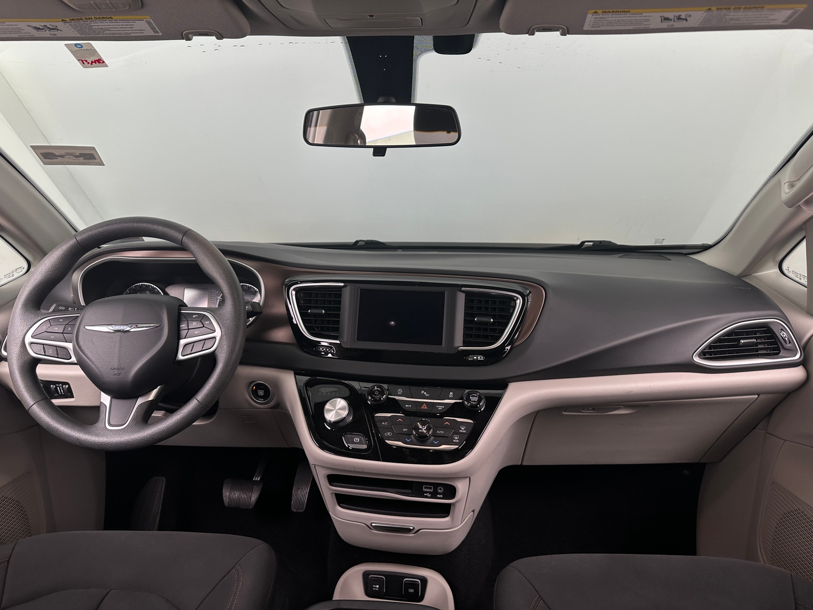 Thumbnail: 2018 Chrysler Pacifica - 3