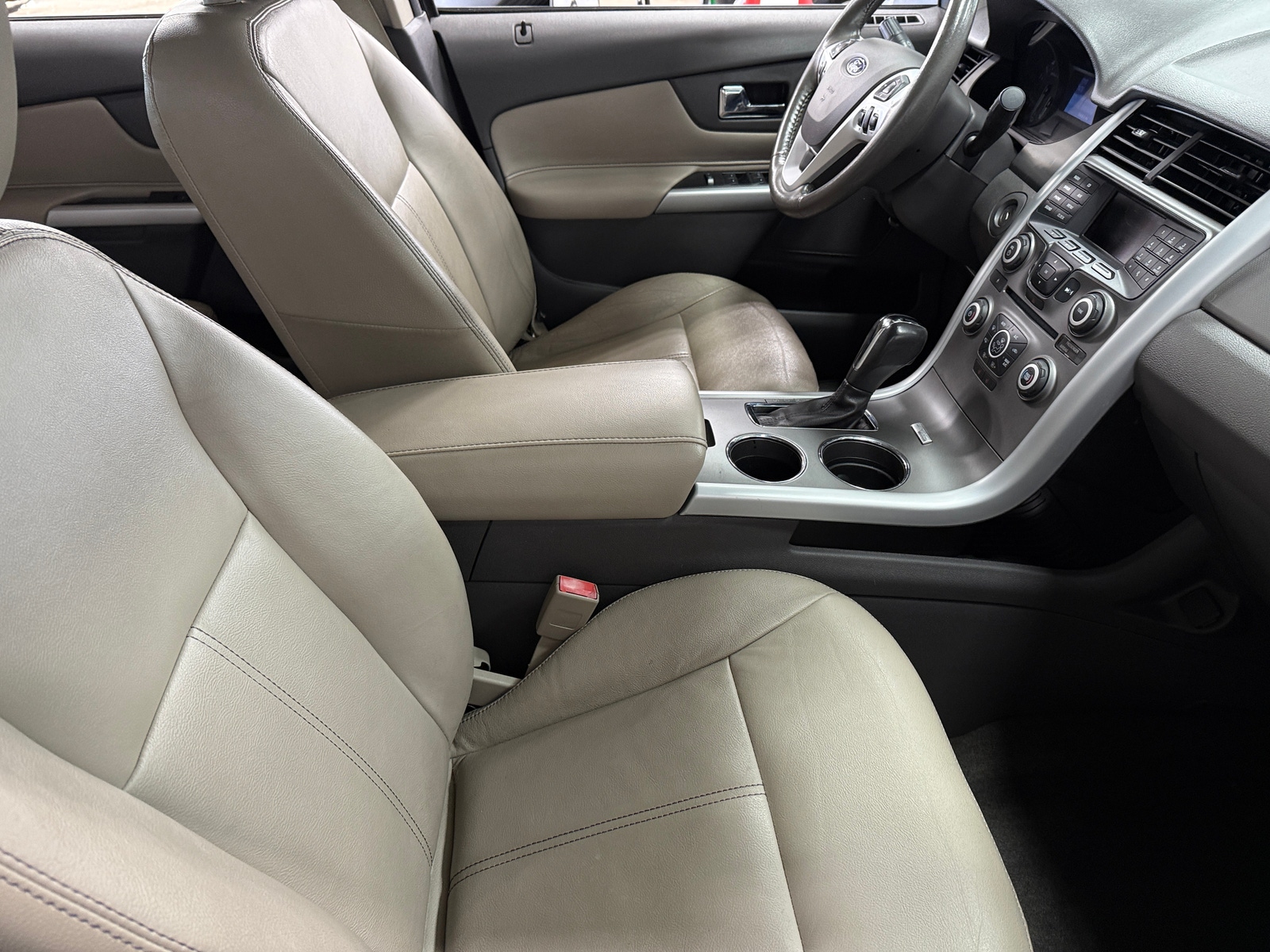 Thumbnail: 2014 Ford Edge - 2