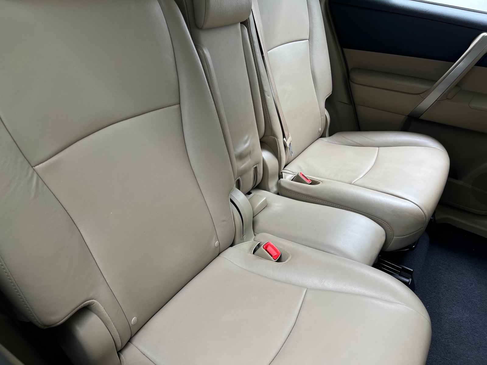 Thumbnail: 2012 Toyota Highlander - 4