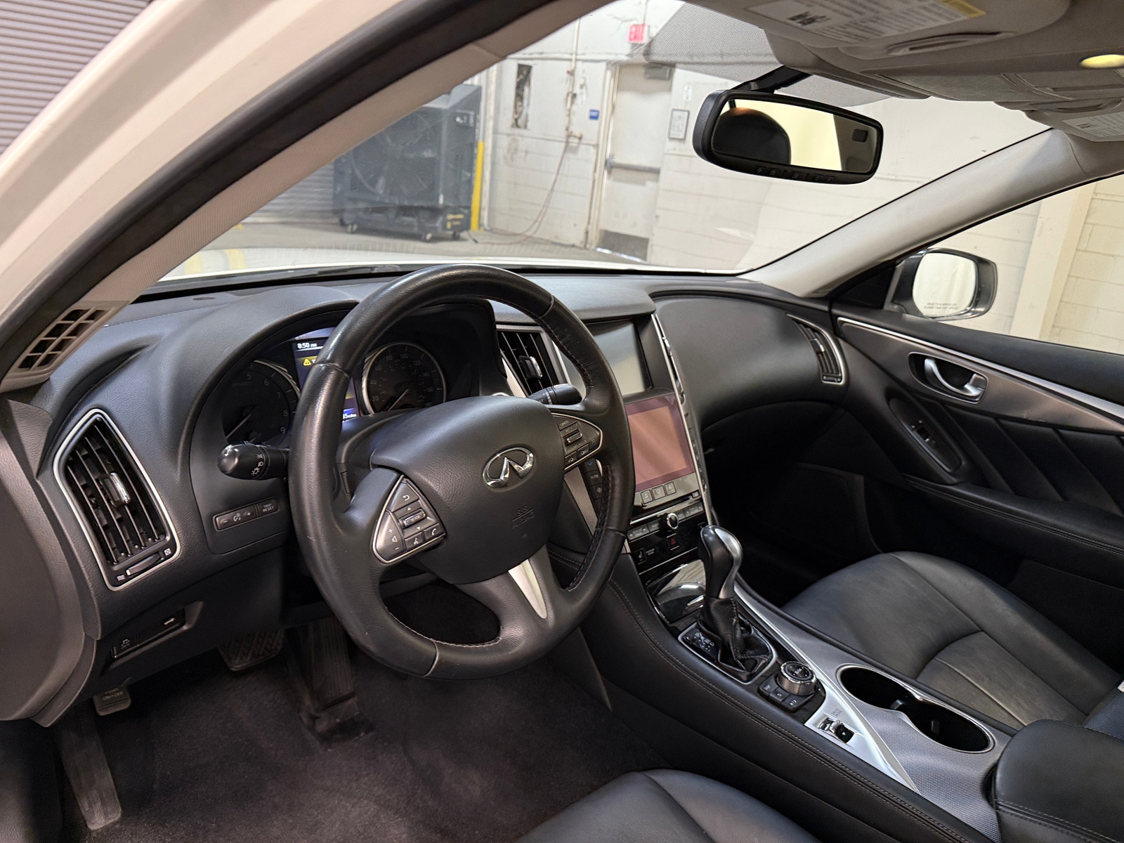 Thumbnail: 2015 INFINITI Q50 - 2