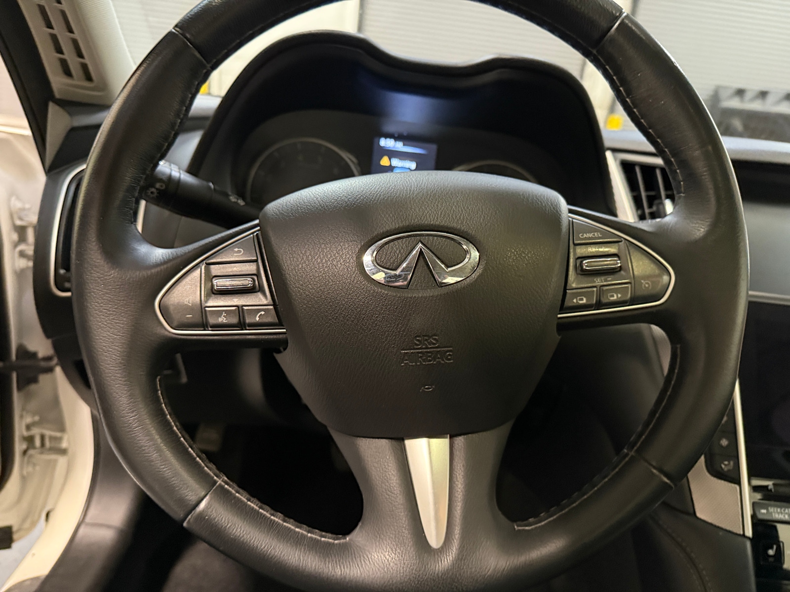 Thumbnail: 2015 INFINITI Q50 - 4