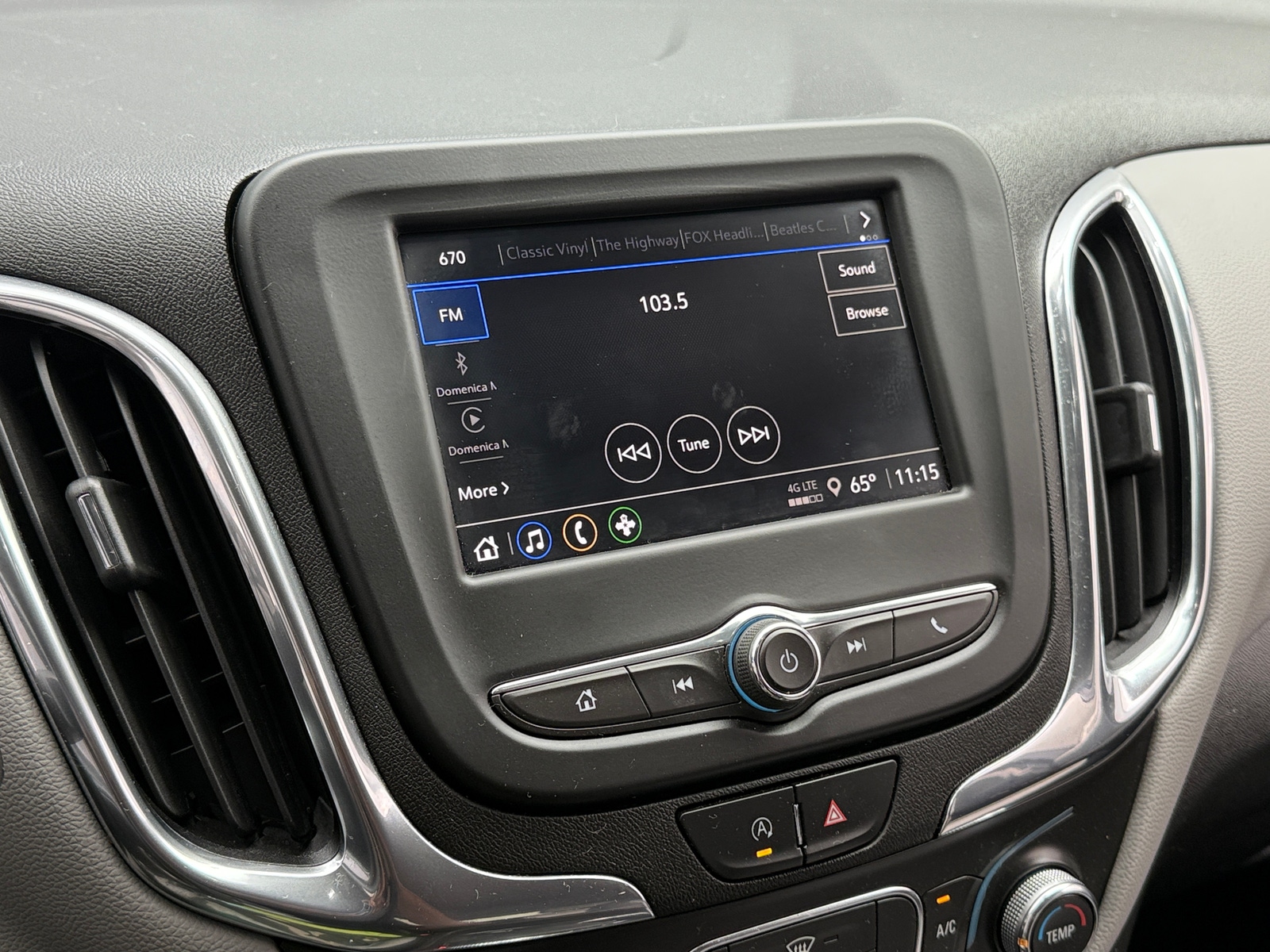 Thumbnail: 2022 Chevrolet Equinox - 4