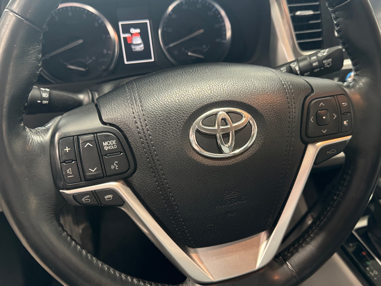 Thumbnail: 2015 Toyota Highlander - 4