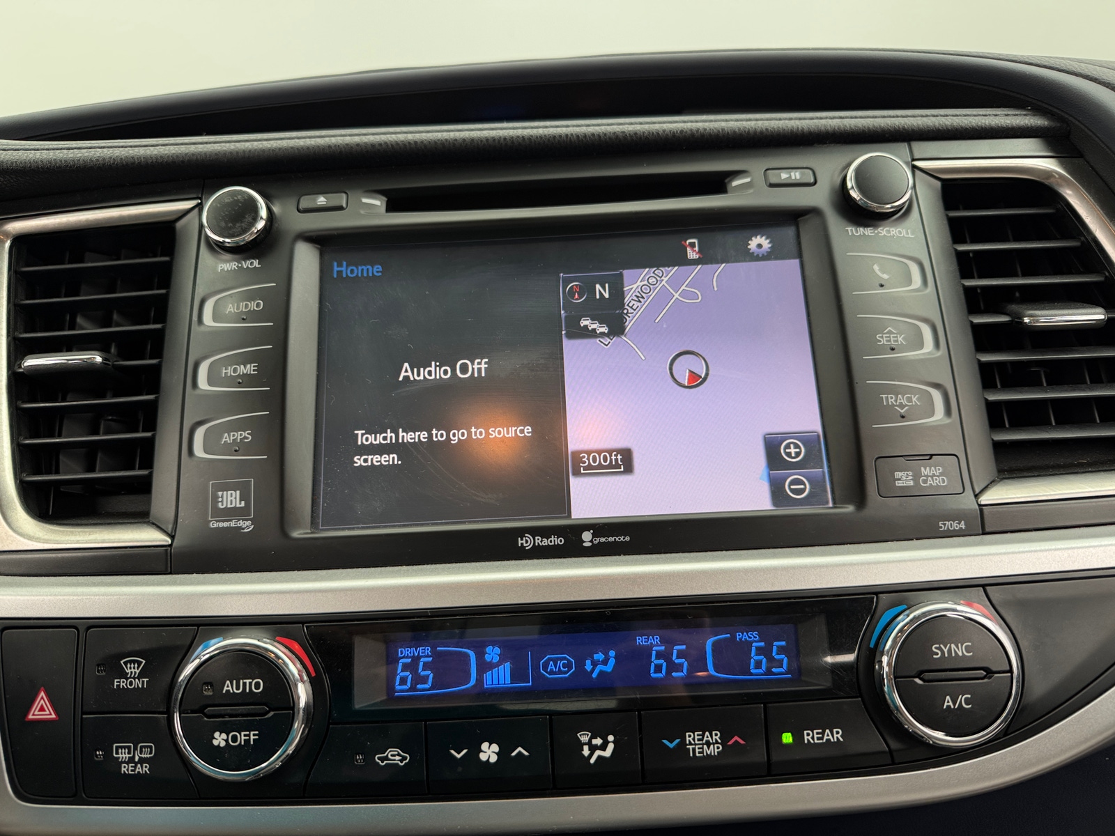 Thumbnail: 2015 Toyota Highlander - 3