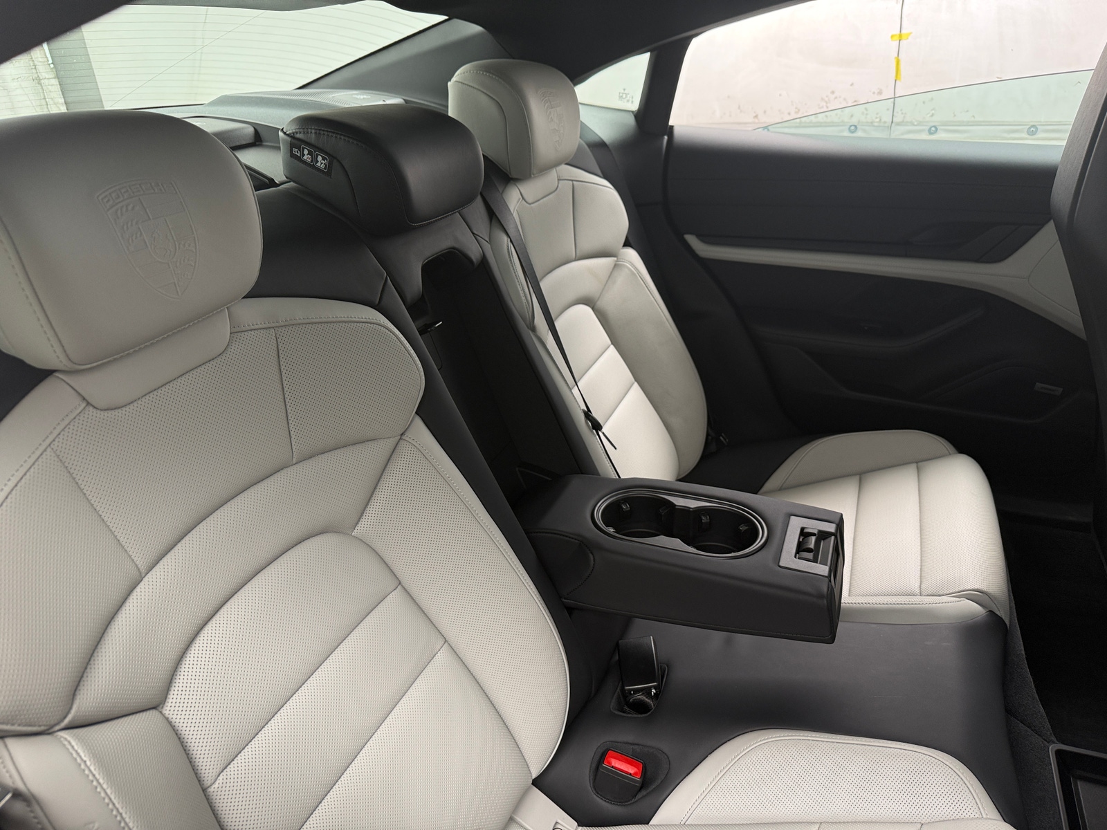 Thumbnail: 2021 Porsche Taycan - 5