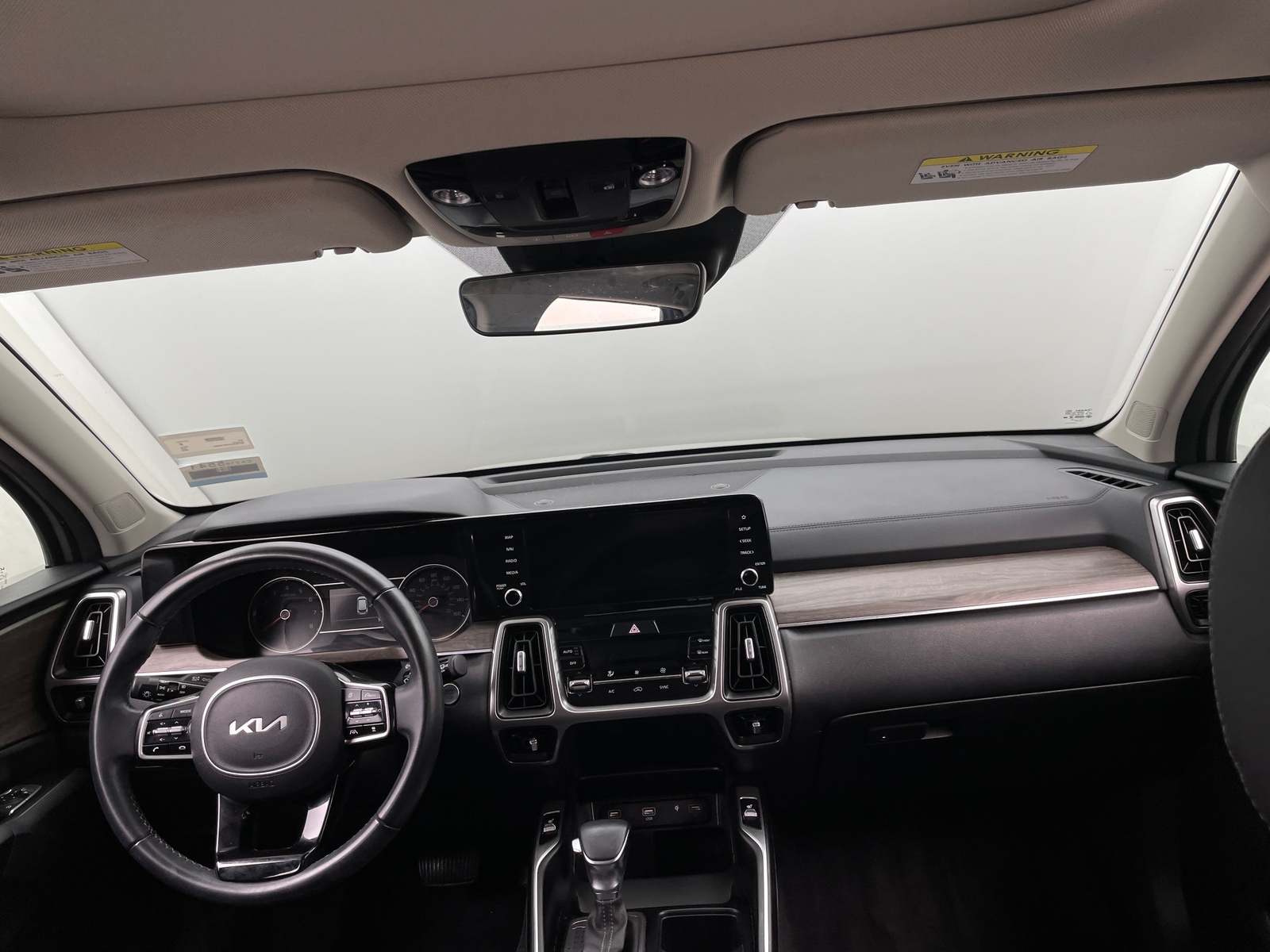 Thumbnail: 2023 Kia Sorento - 2