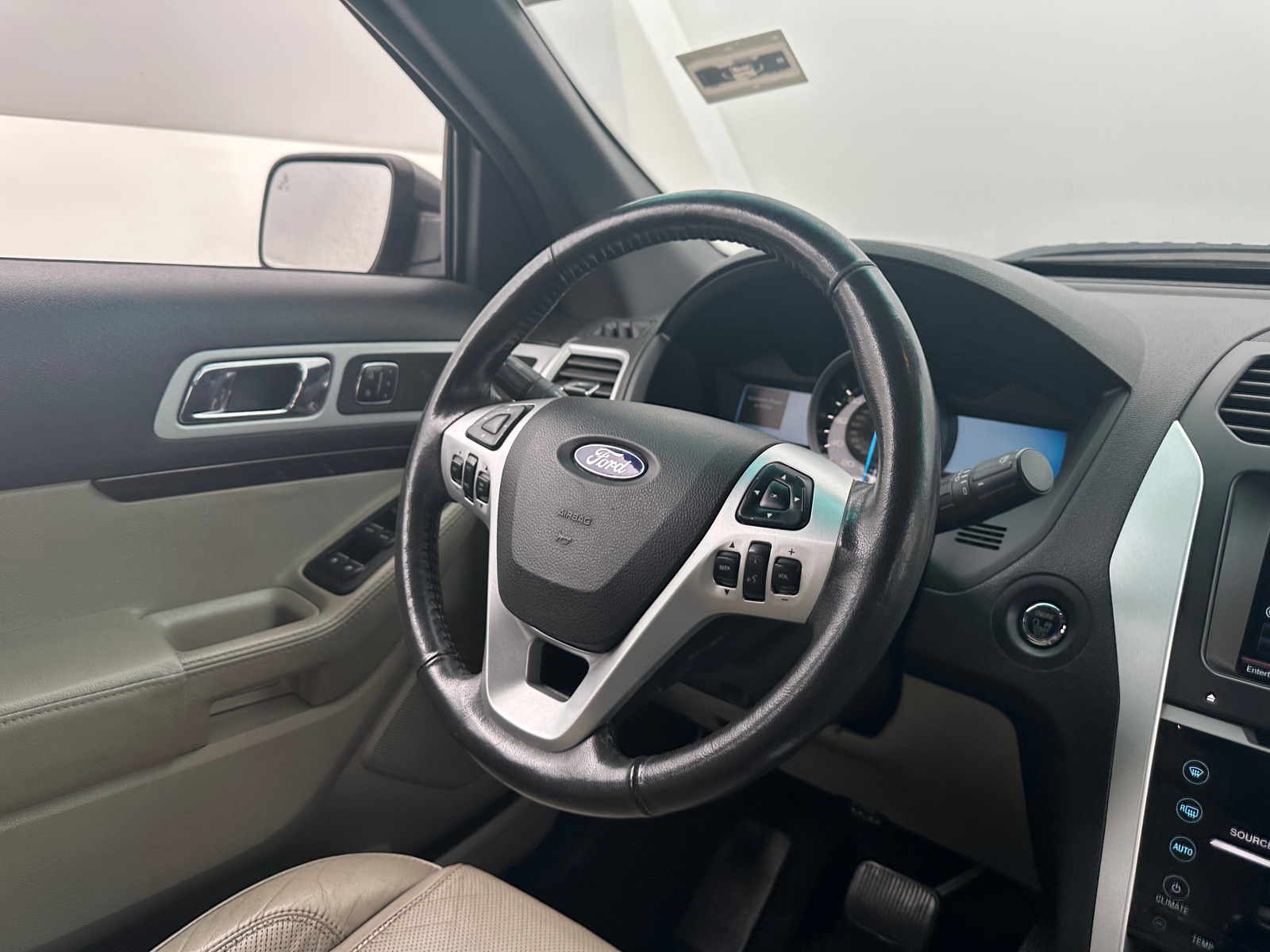 Thumbnail: 2014 Ford Explorer - 4