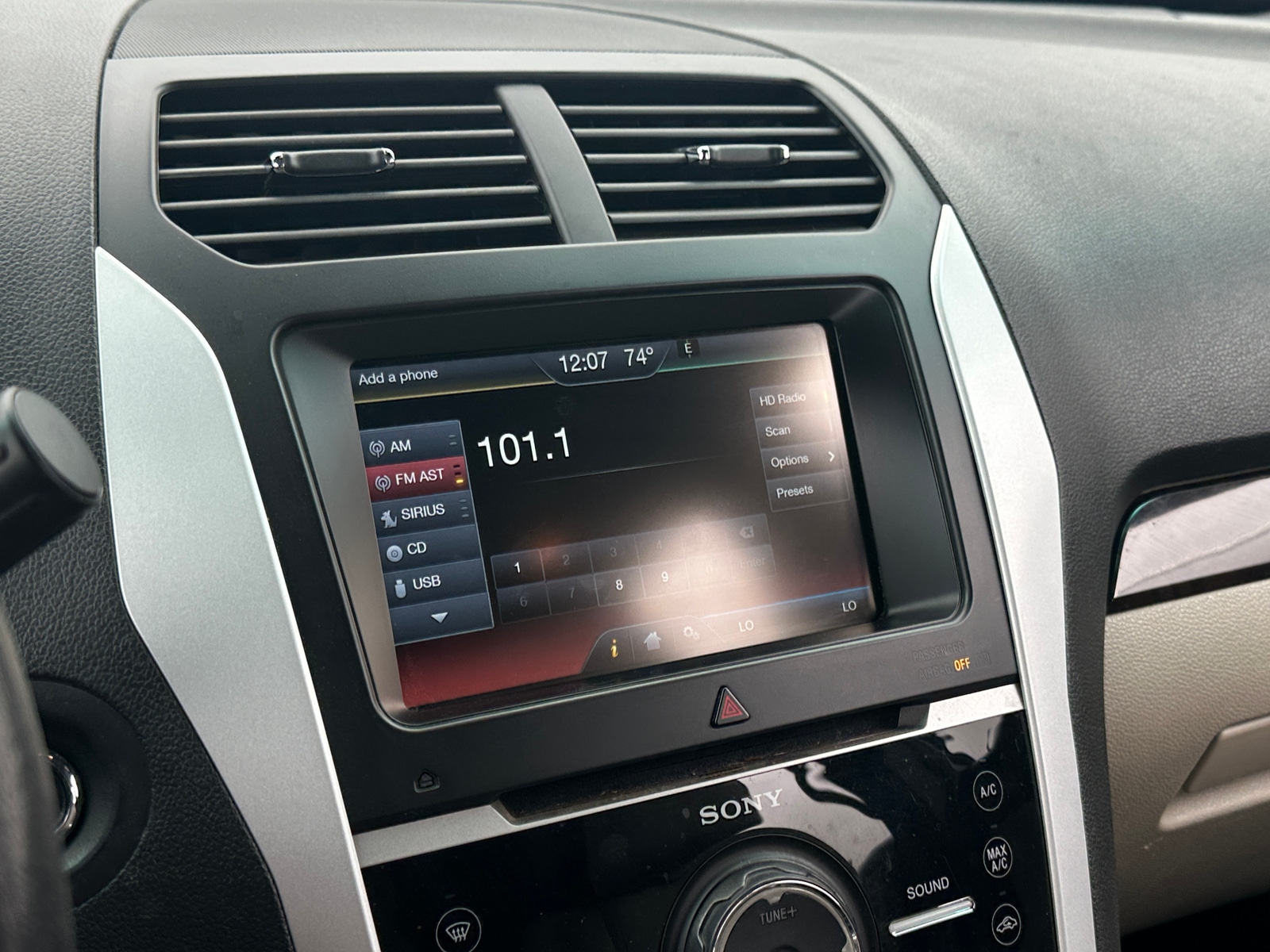 Thumbnail: 2014 Ford Explorer - 3