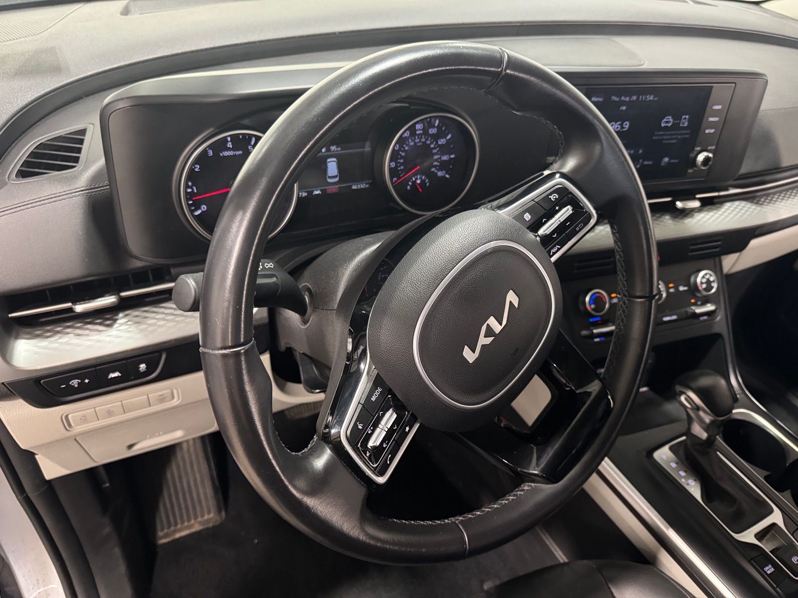 Thumbnail: 2023 Kia Carnival - 2