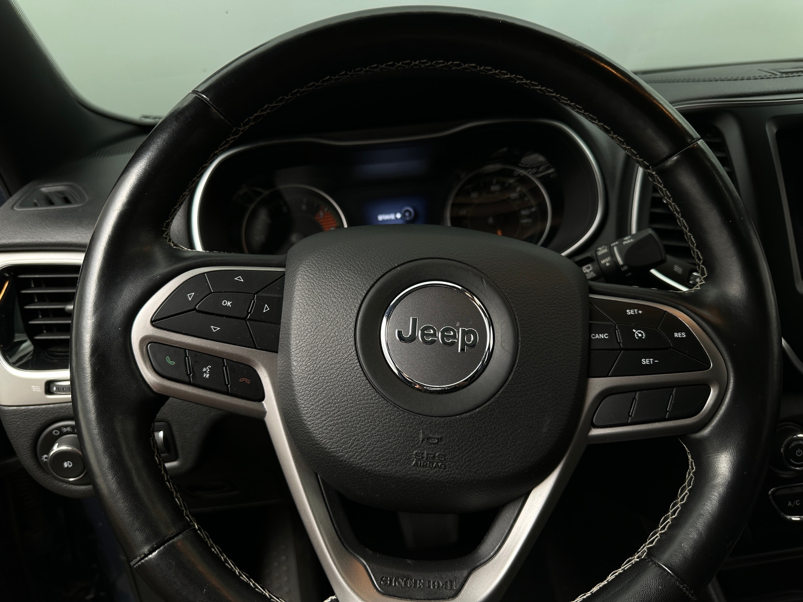 Thumbnail: 2021 Jeep Cherokee - 4