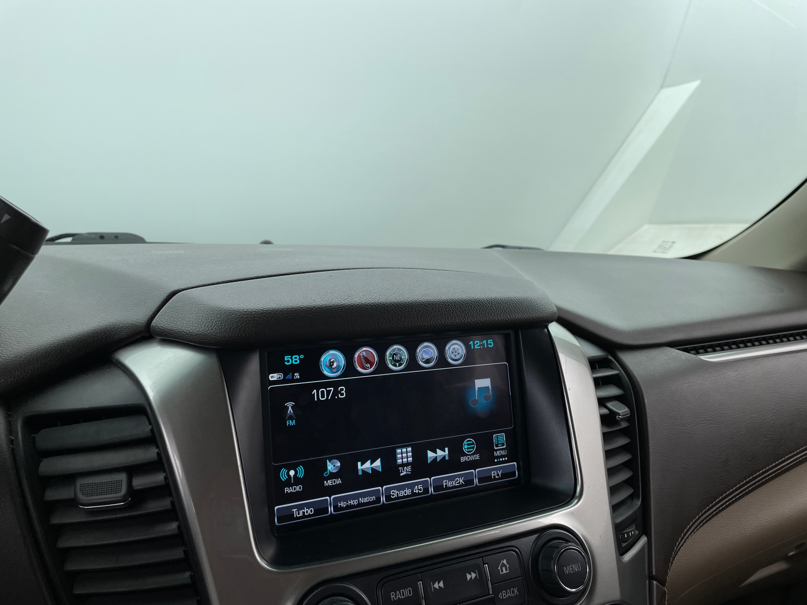 Thumbnail: 2018 Chevrolet Tahoe - 3