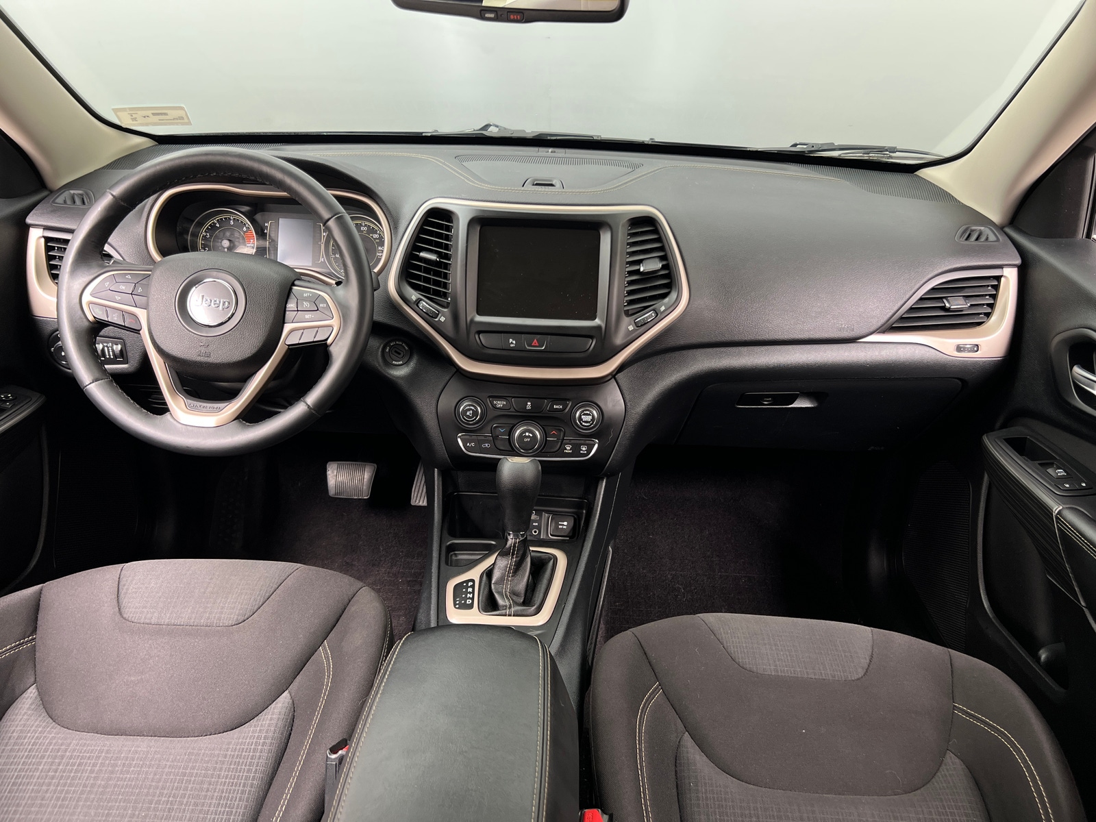 Thumbnail: 2016 Jeep Cherokee - 3