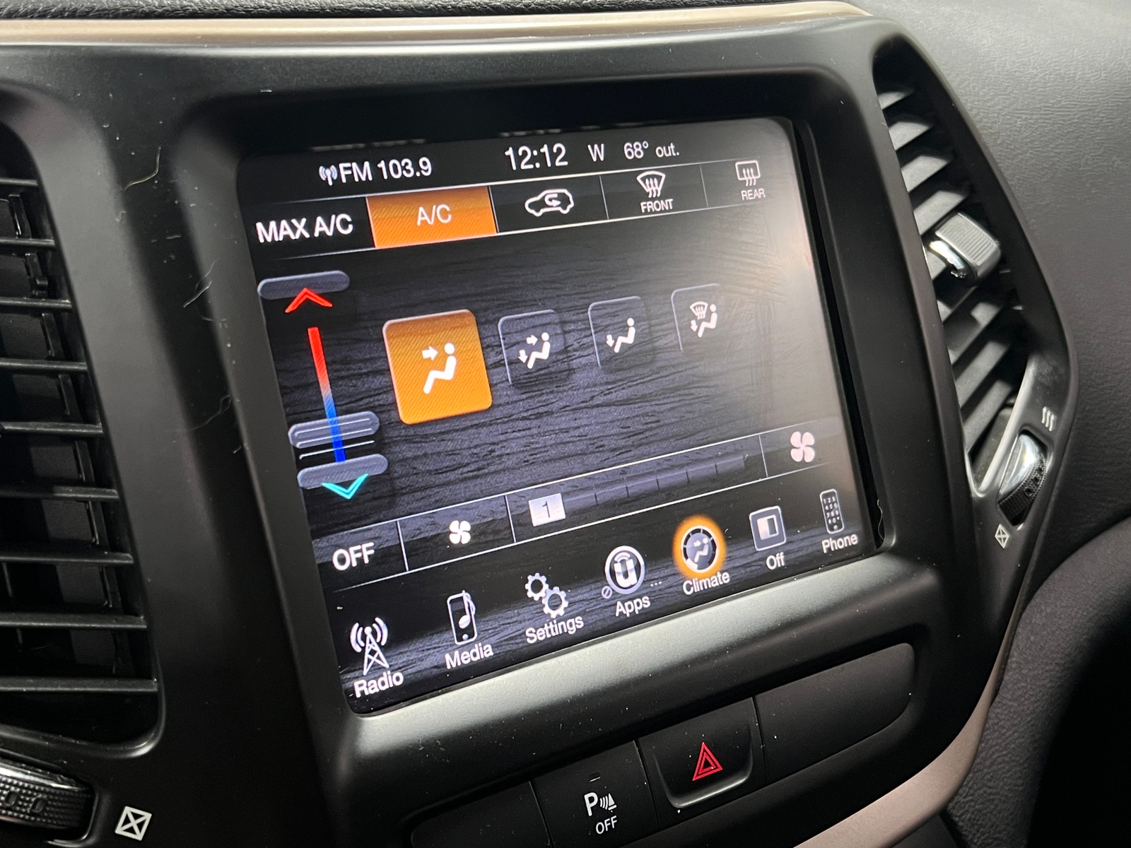 Thumbnail: 2016 Jeep Cherokee - 4