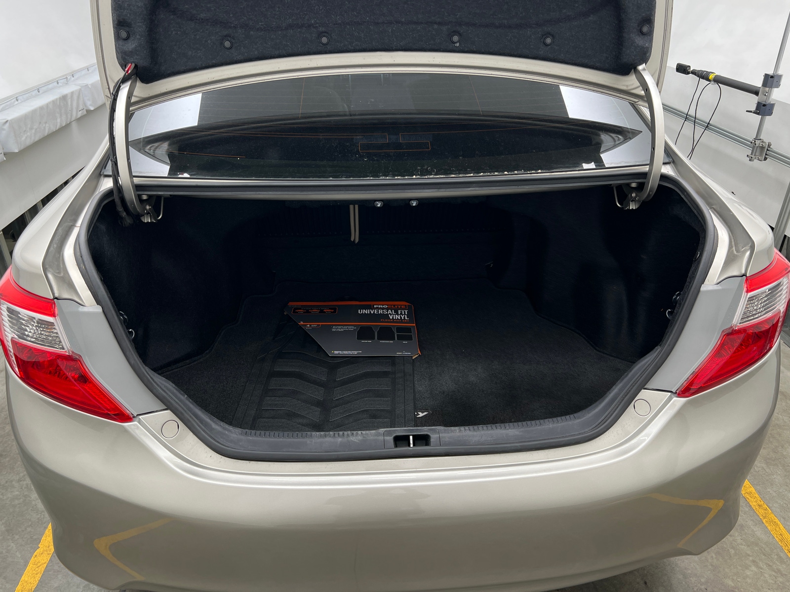 Thumbnail: 2013 Toyota Camry - 7