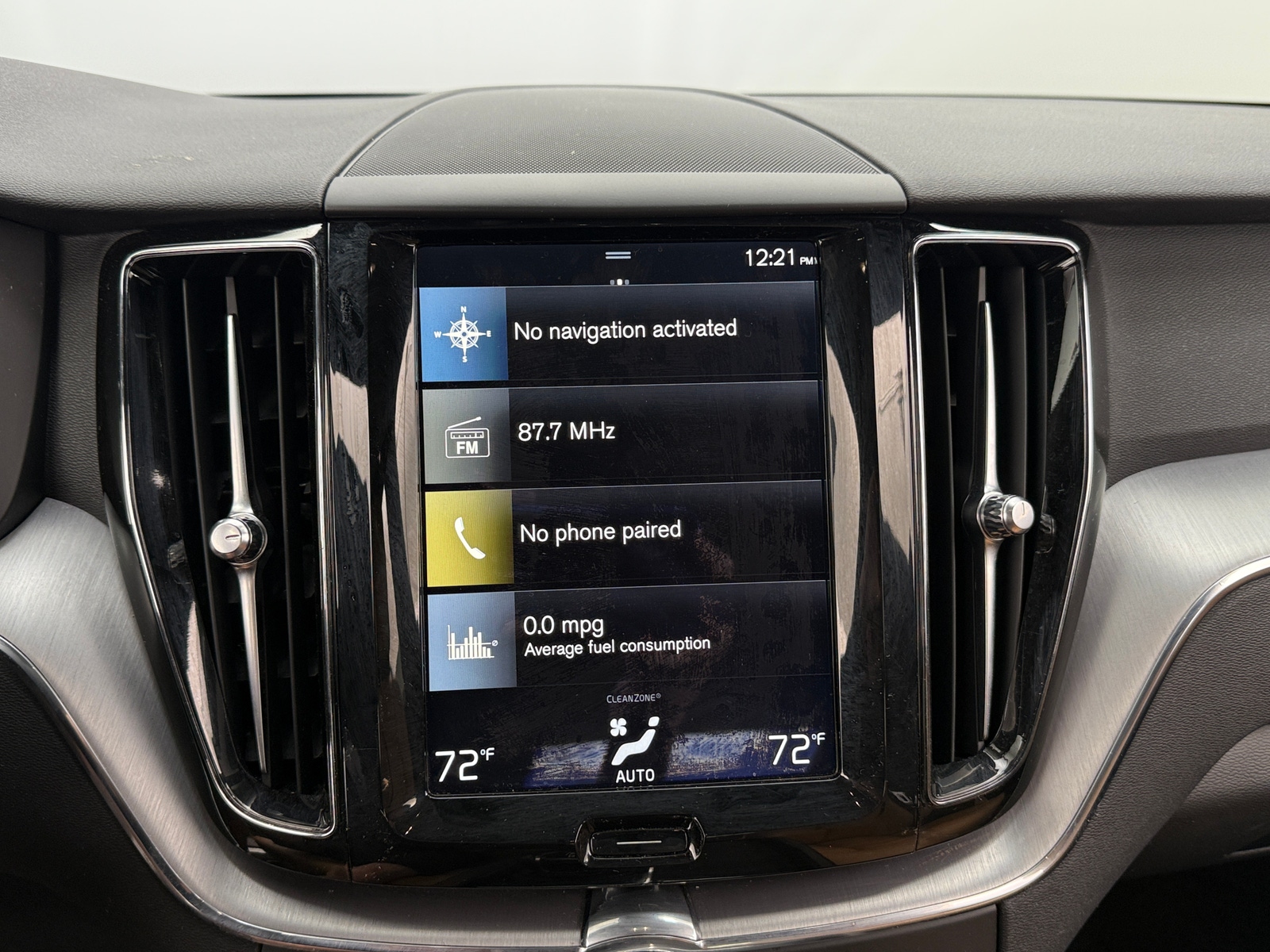 Thumbnail: 2018 Volvo XC60 - 3